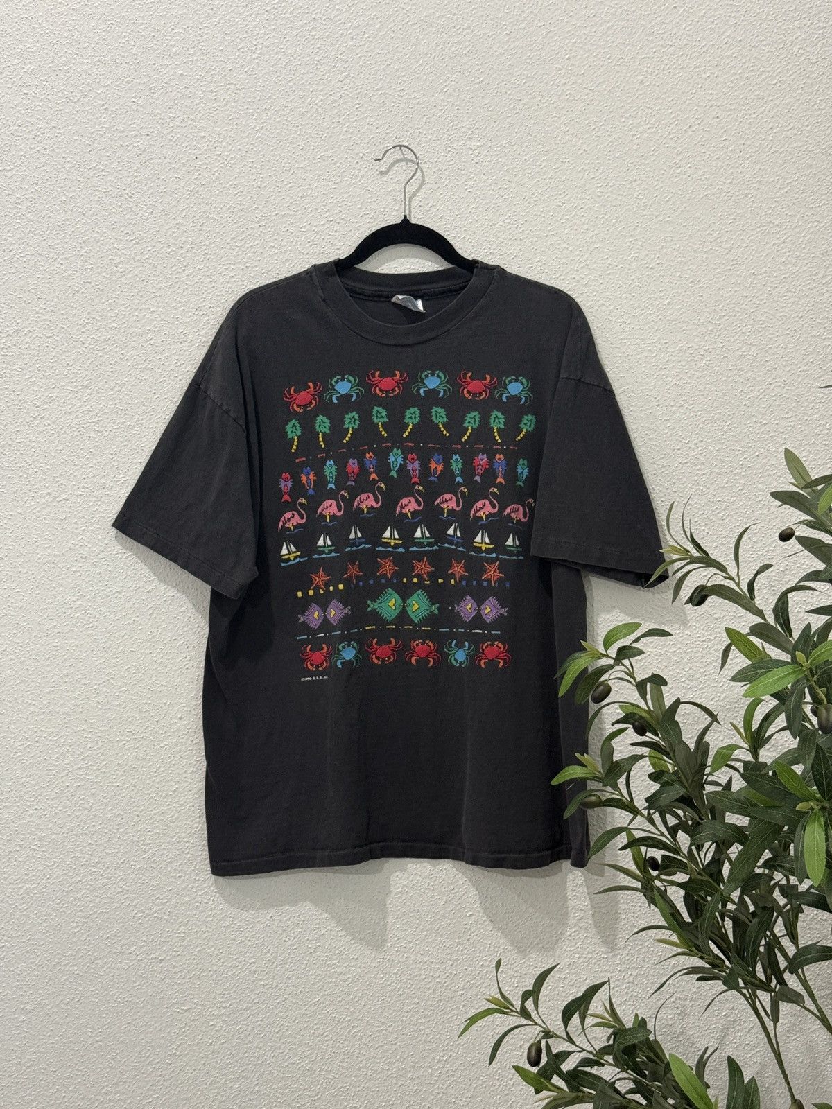 Hanes Vintage 90s Tropical Beach Graphic Tee Crabs, Palm Trees, XL Size US XL / EU 56 / 4 - 1 Thumbnail
