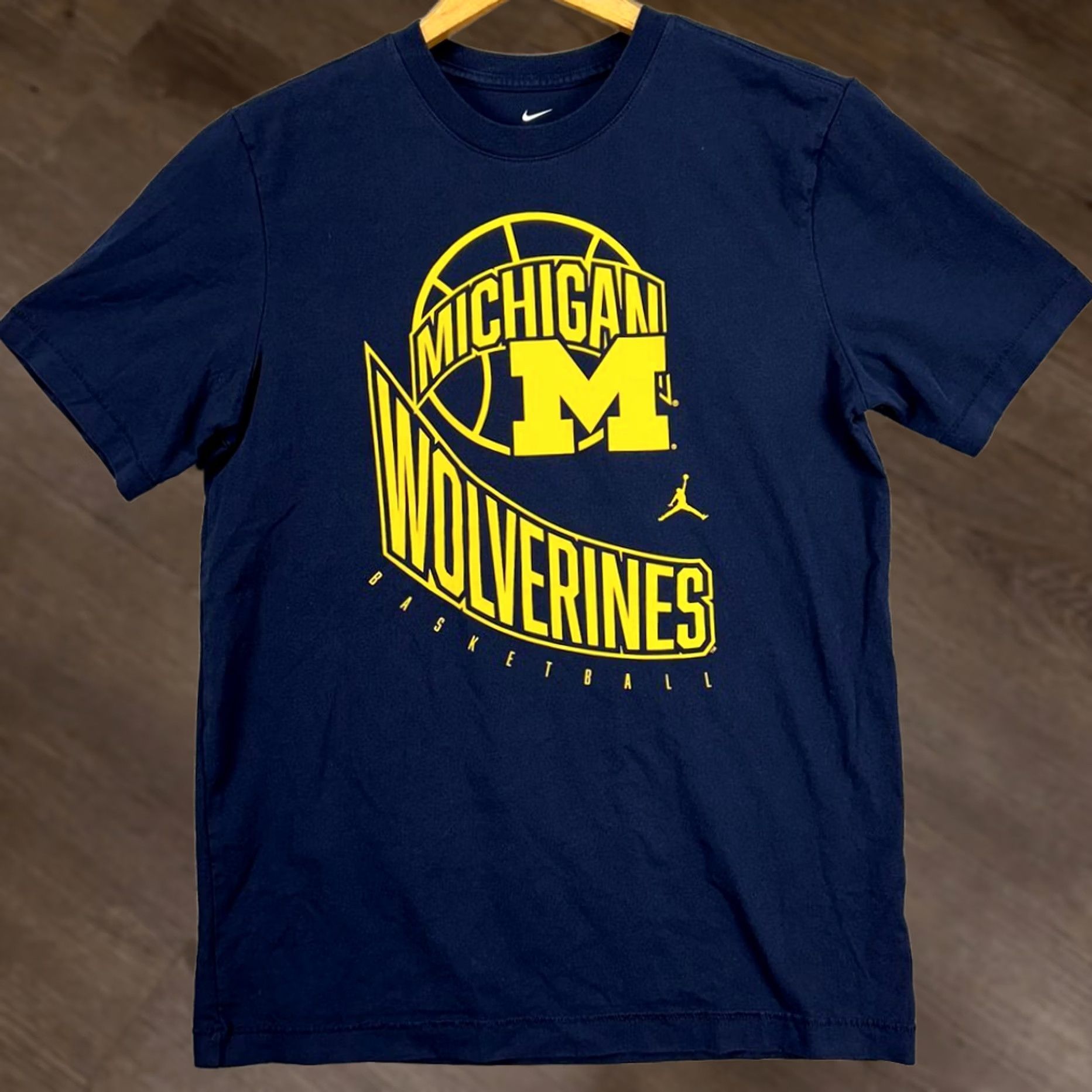 Nike Nike Michigan Wolverines T-Shirt Men Adult Medium Navy Blue Short Sleeve Crew Neck Cotton Tee Size US M / EU 48-50 / 2 - 1 Thumbnail