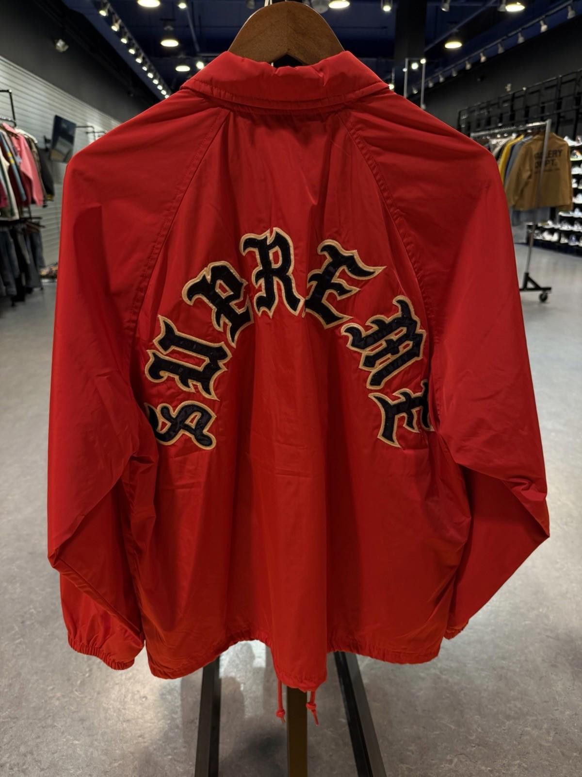 Supreme SUPREME OLD ENGLISH ARC COACHES JACKET SIZE MEDIUM NEW Size US M / EU 48-50 / 2 - 4 Thumbnail
