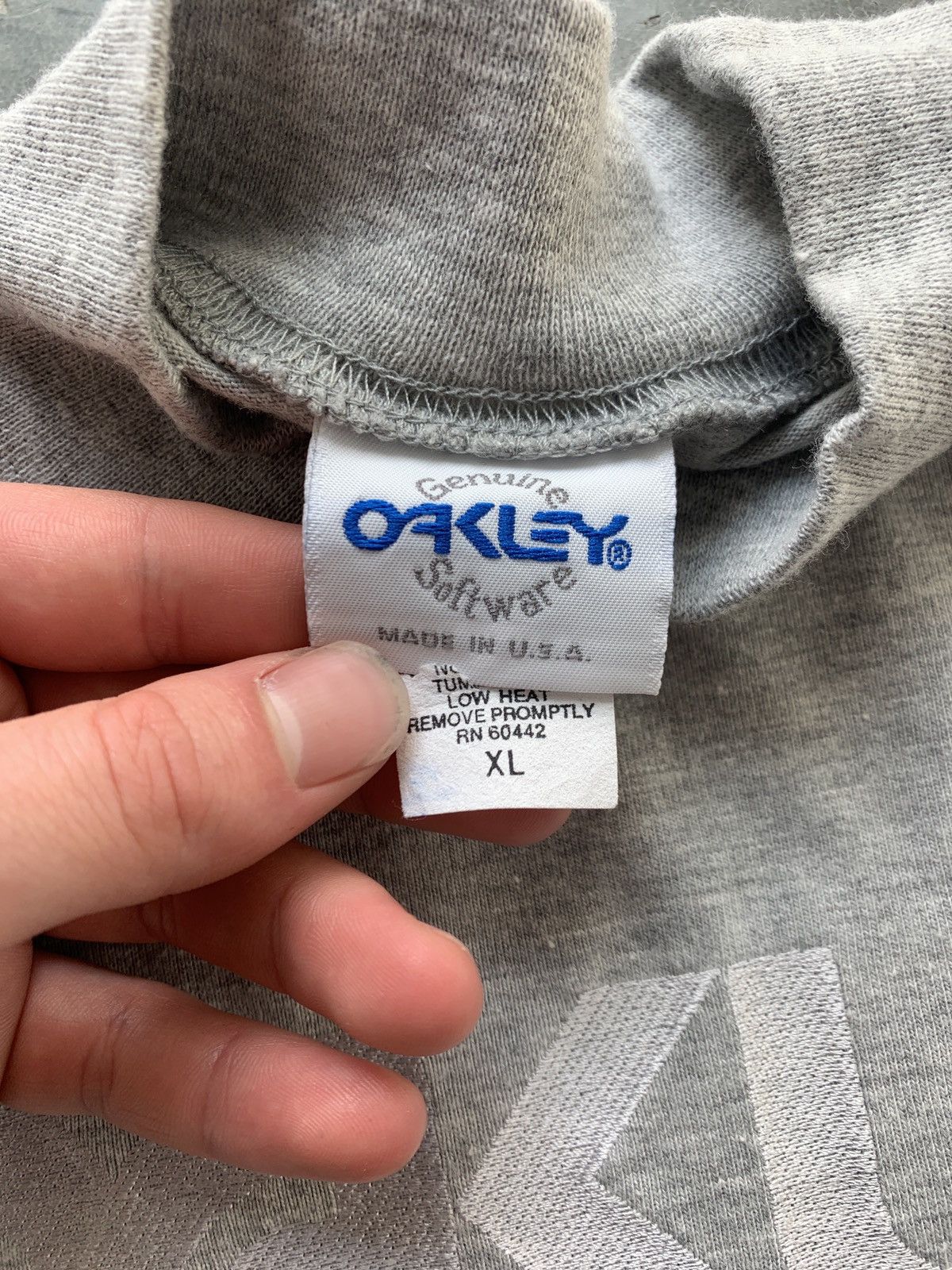 Oakley × Vintage Vintage 90s Oakley Software Logo Tee Embroidered Size US XL / EU 56 / 4 - 3 Thumbnail