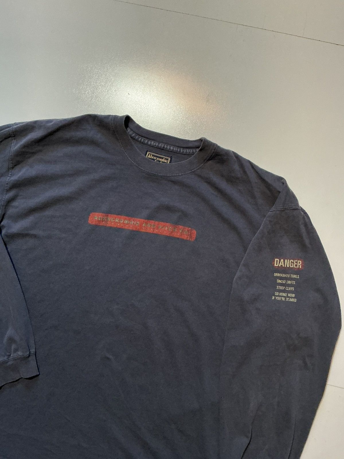 Abercrombie & Fitch Y2K Abercrombie & Fitch Danger Severe Conditions T-Shirt Size US XL / EU 56 / 4 - 4 Thumbnail