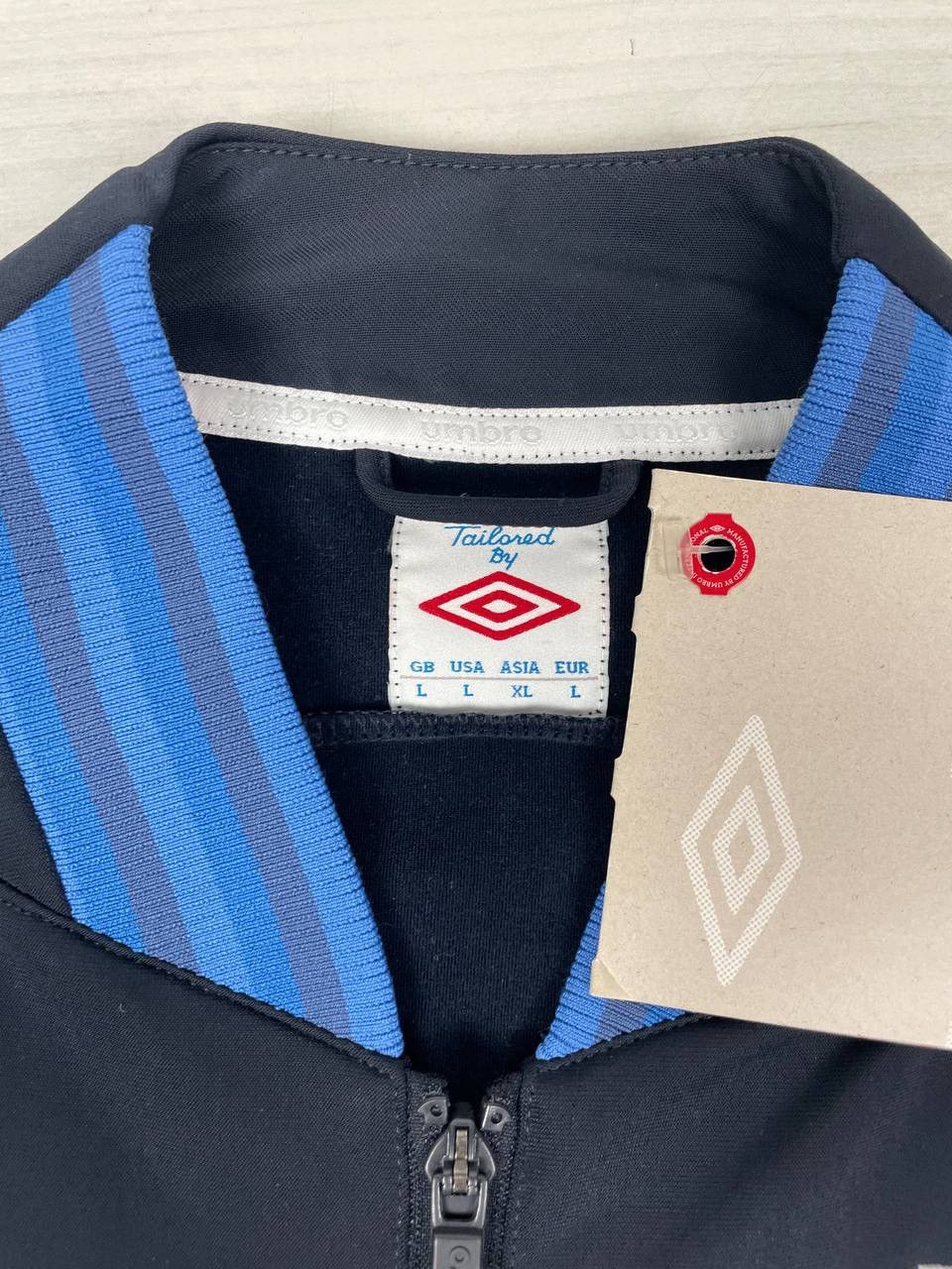 Umbro NEW Umbro England 2012 2013 Track Soccer Jacket Football Size US L / EU 52-54 / 3 - 11 Thumbnail