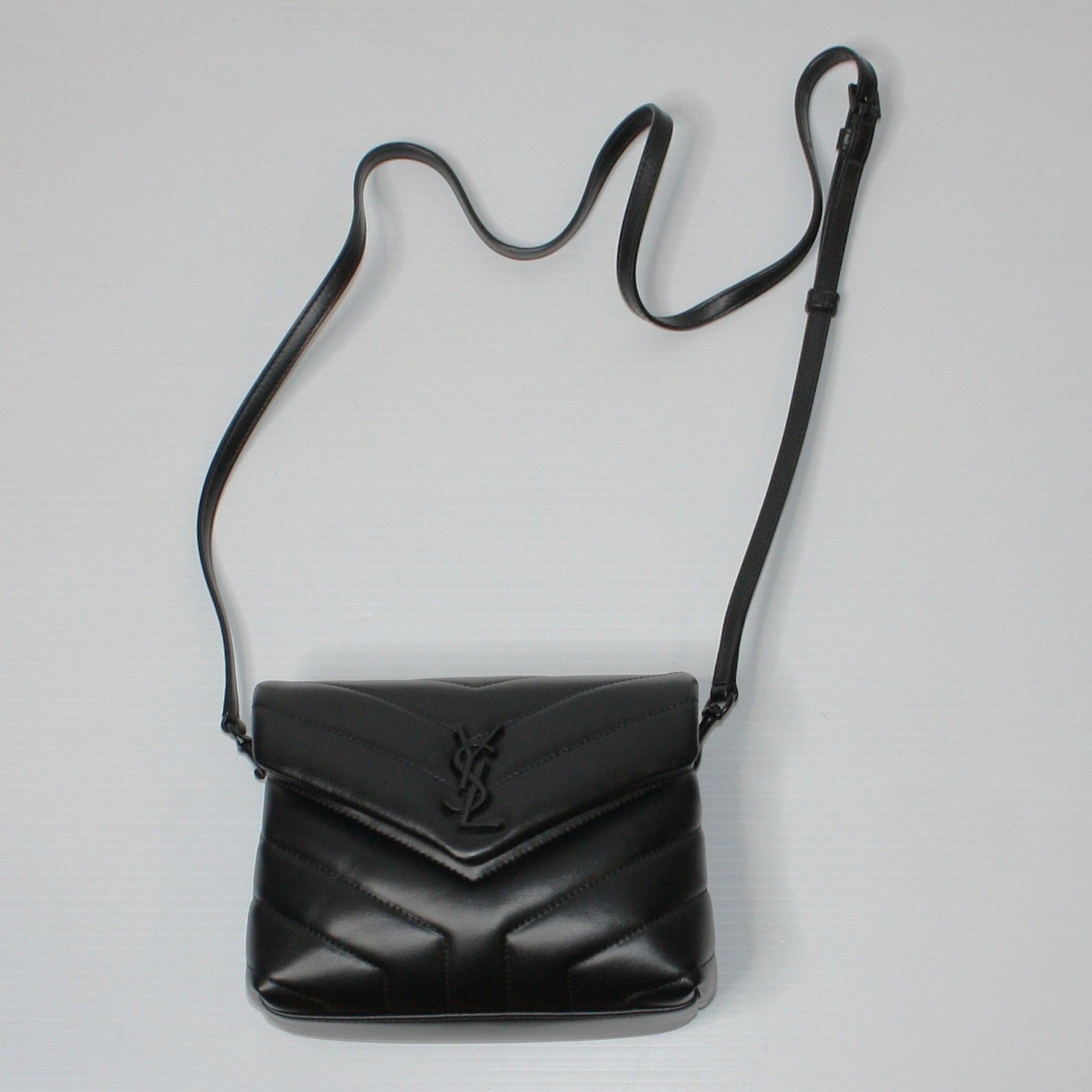 Yves Saint Laurent Toy Loulou Leather Crossbody Bag in Black NWOT MSRP $2100 Size ONE SIZE - 7 Thumbnail