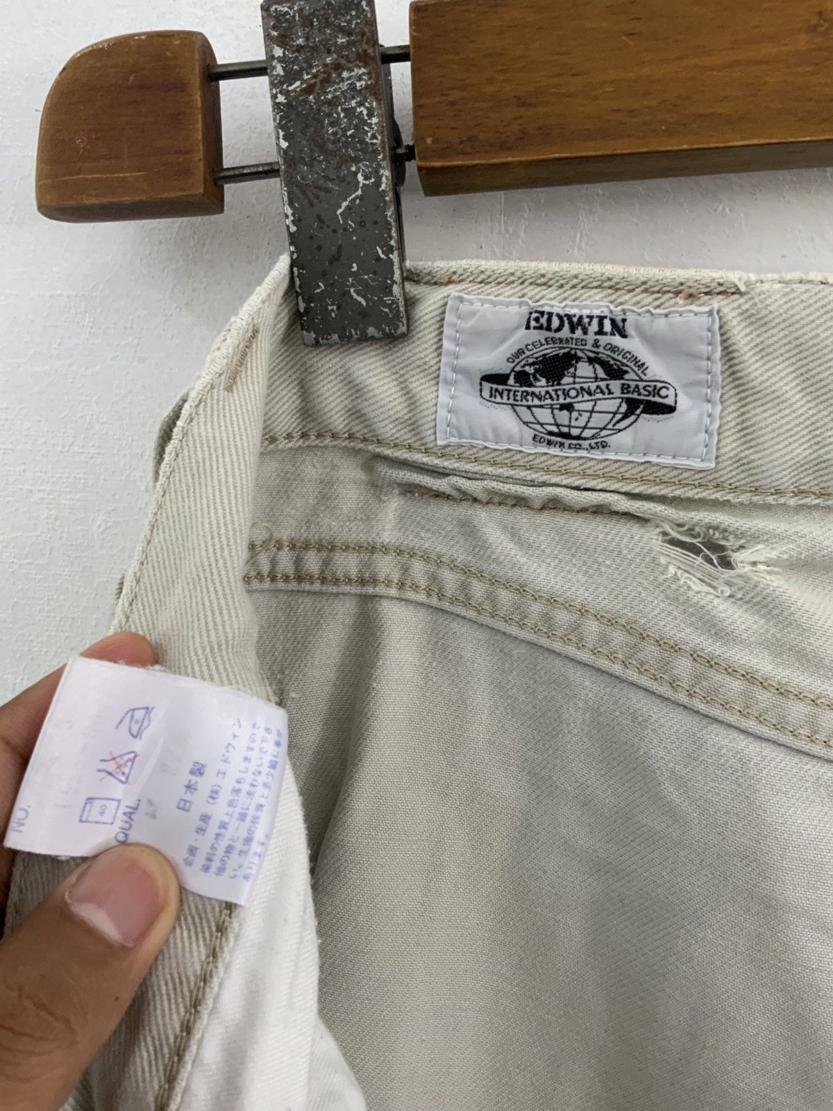 Edwin Vintage Edwin Japan Made Distressed Fade Jeans Size US 31 - 12 Thumbnail