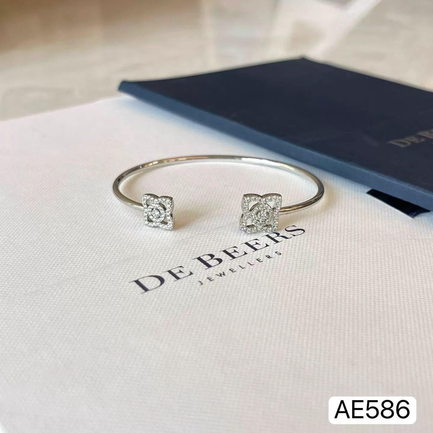 Other DE BEERS Lotus 18k Gold Diamond Bracelet 15.5cm AE586 Size ONE SIZE - 3 Thumbnail