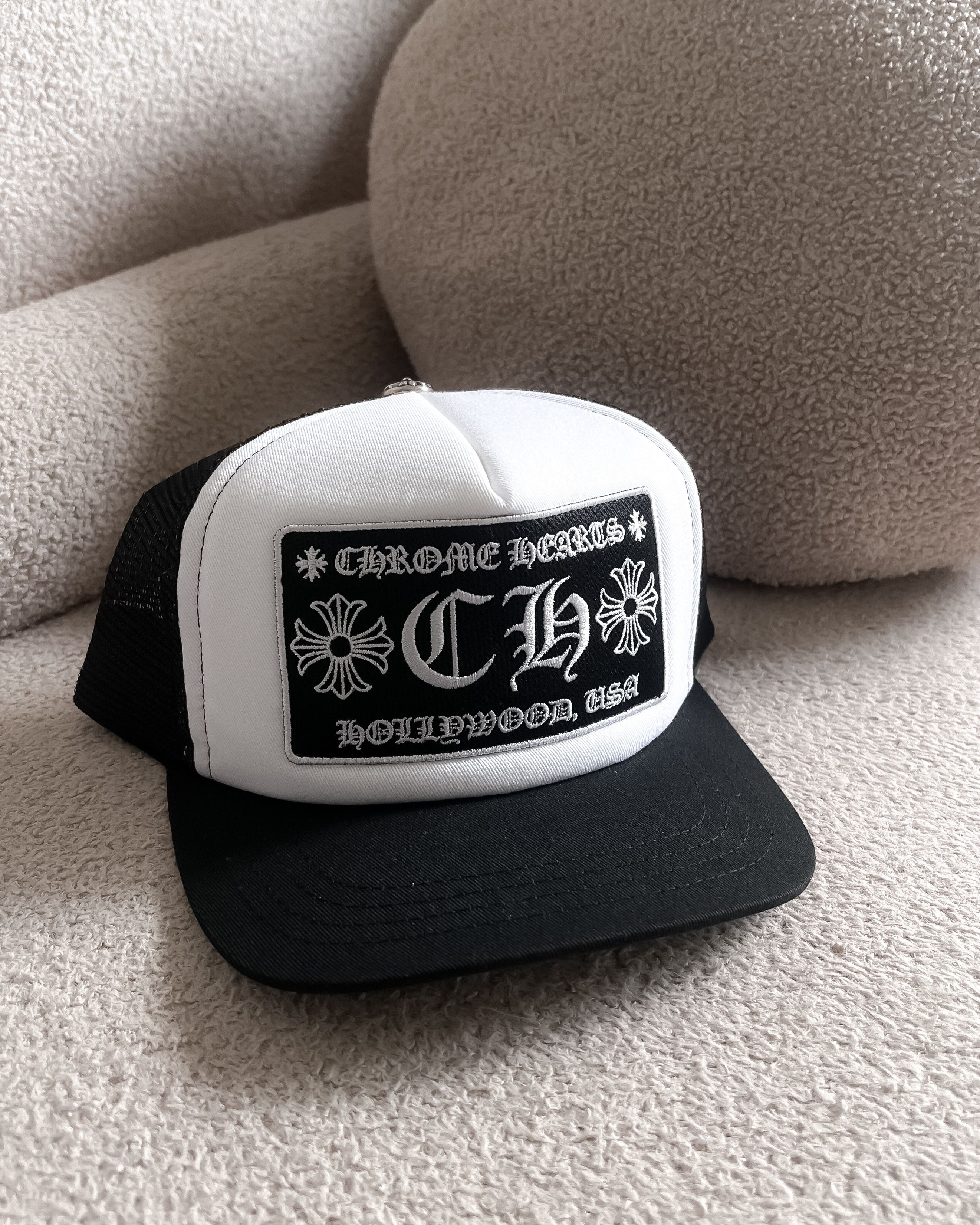 Chrome Hearts CHROME HEARTS CH Hollywood Black/White Trucker Hat Size ONE SIZE - 1 Thumbnail