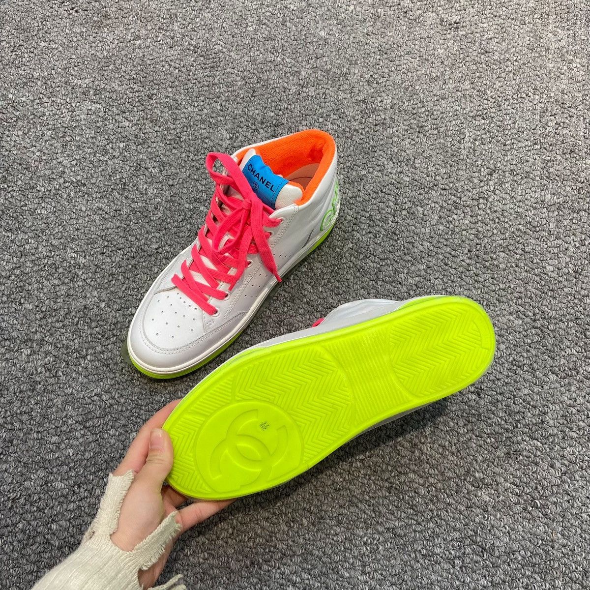 Chanel Chanel white leather low-top sneakers Size US 8.5 / EU 41-42 - 3 Thumbnail
