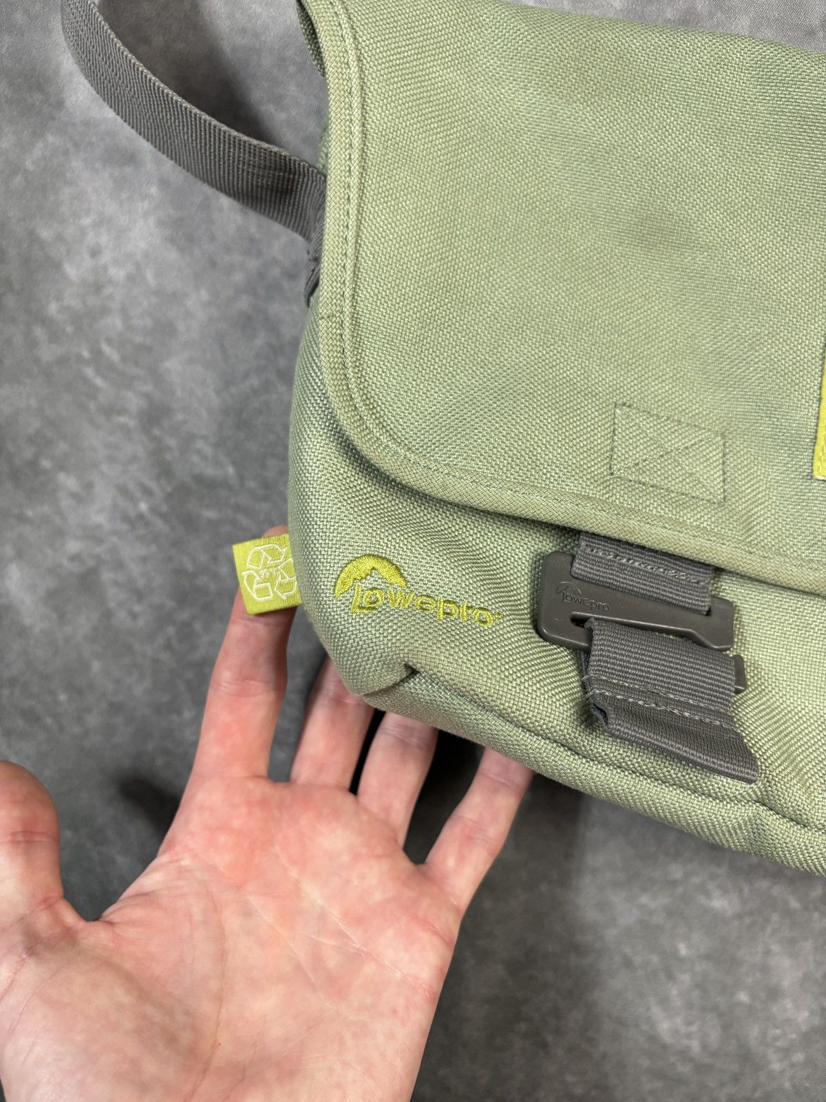 Lowepro Lowepro Side Bag Mini Messenger Recycled Green Canvas Sling Size ONE SIZE - 12 Thumbnail