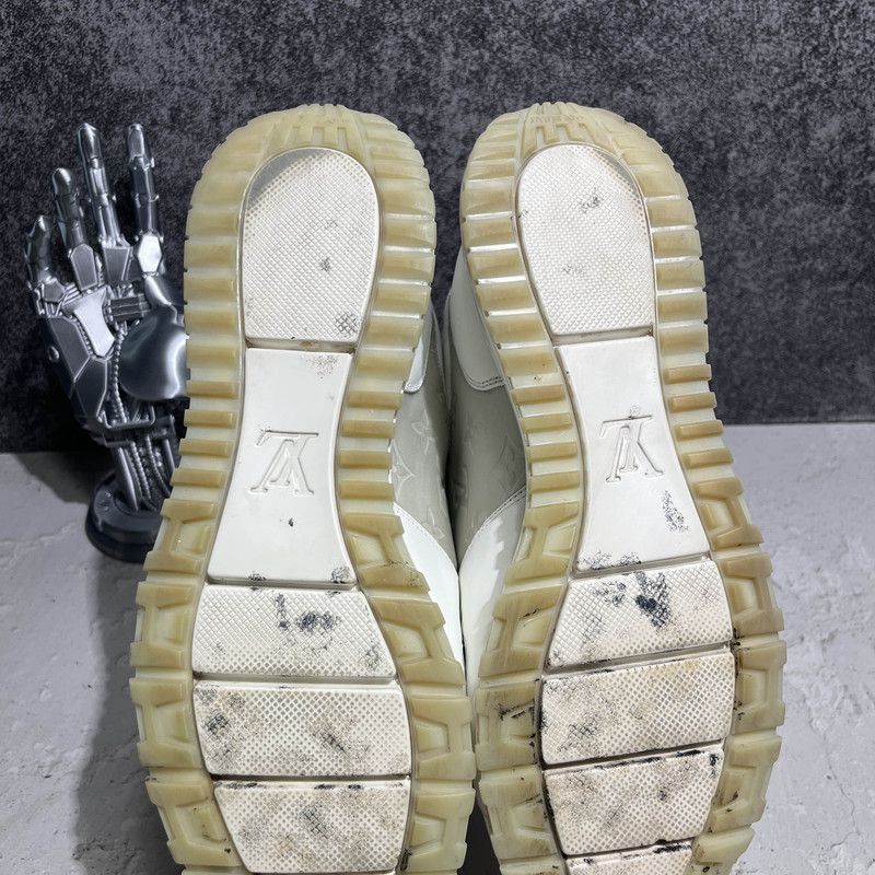 Louis Vuitton Louis Vuitton Monogram Logo Running Shoes - Size US 8 / EU 41 - 4 Thumbnail