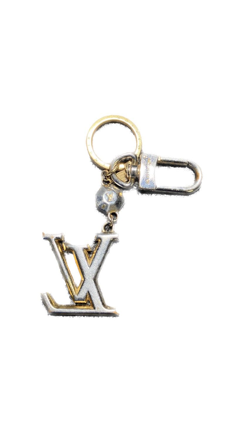 Louis Vuitton Louis Vuitton Silver Keychain Size ONE SIZE - 4 Thumbnail