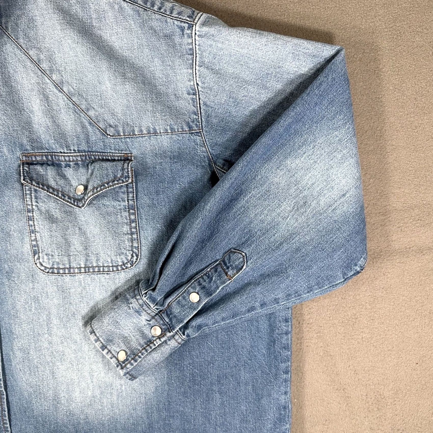 Urban Outfitters BDG Urban Outfitters Denim Shirt Womens Small Plus Blue Pearl Snap Western Faded Size S / US 4 / IT 40 - 6 Thumbnail