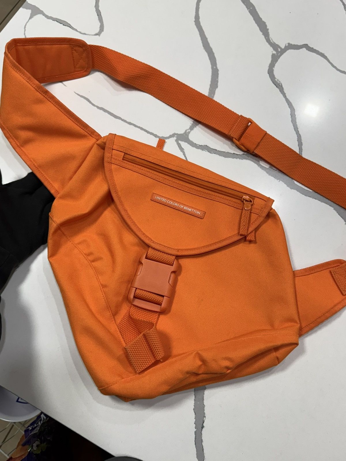 United Colors Of Benetton United Colors of Benetton Monochromatic Sling Bag Orange Size ONE SIZE - 6 Thumbnail
