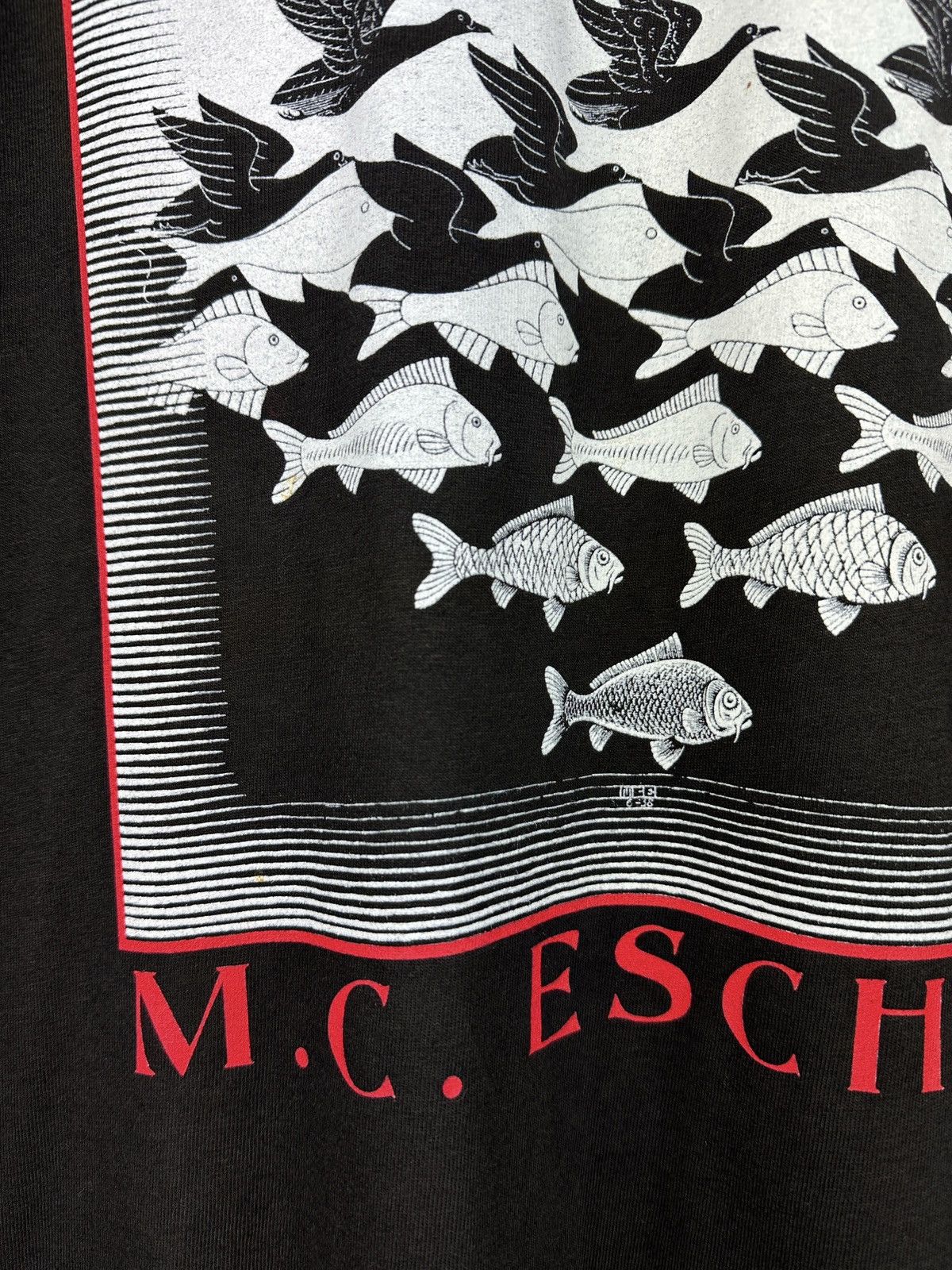 Vintage Vintage MC Escher “Ski & Water” Art T-Shirt Black Size US XL / EU 56 / 4 - 8 Thumbnail