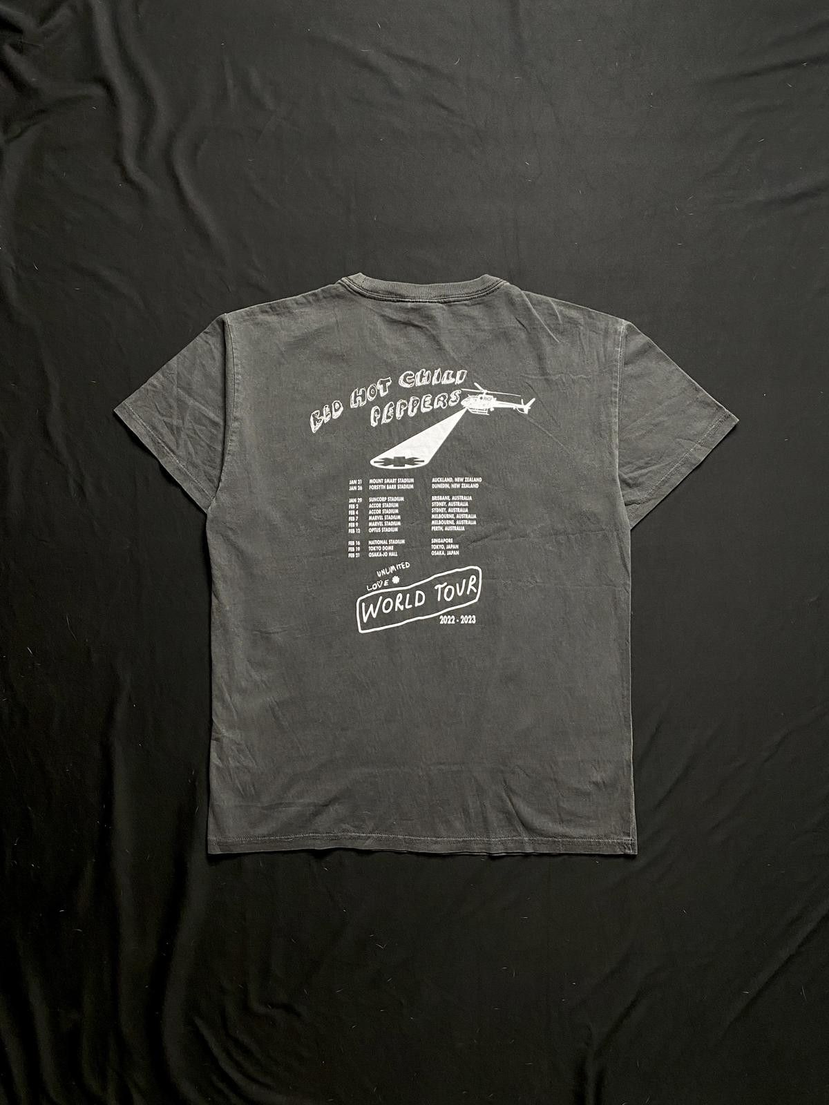 Japanese Brand Rare Red Hot Chili Peppers Band Graphic T-shirt Large Size US L / EU 52-54 / 3 - 5 Thumbnail