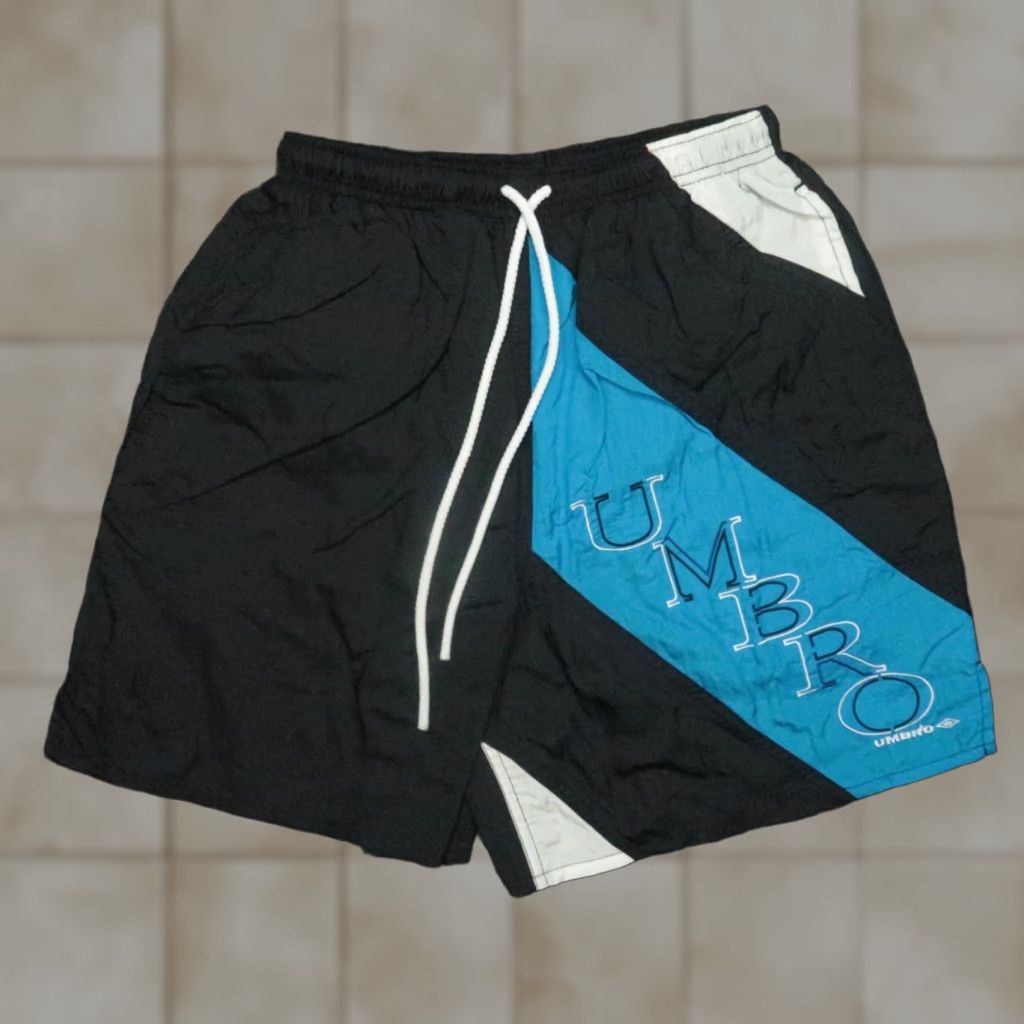 Umbro VINTAGE Umbro Shorts Mens Adult Small Black Nylon Athletic Casual Soccer Pockets Size US 29 - 1 Thumbnail