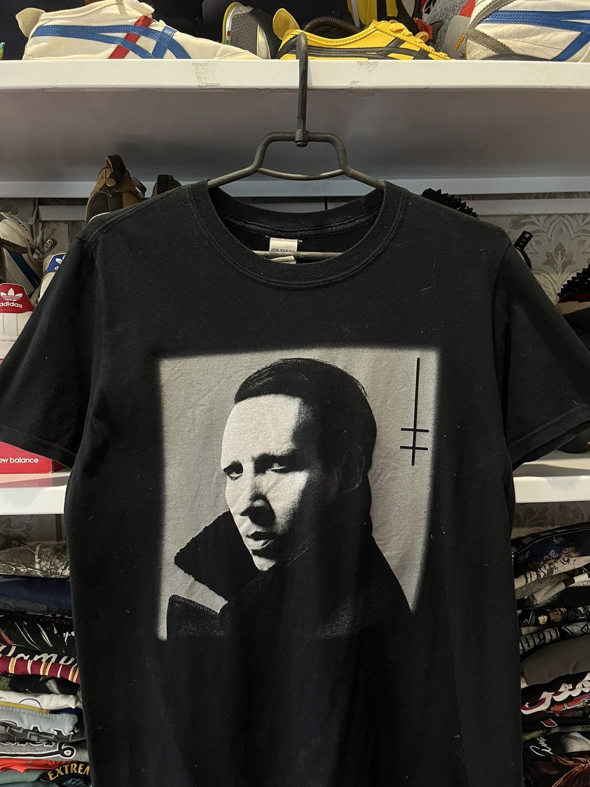 Band Tees Marilyn Manson Heaven Upside Down 2017 Tour T Shirt Size US M / EU 48-50 / 2 - 2 Thumbnail
