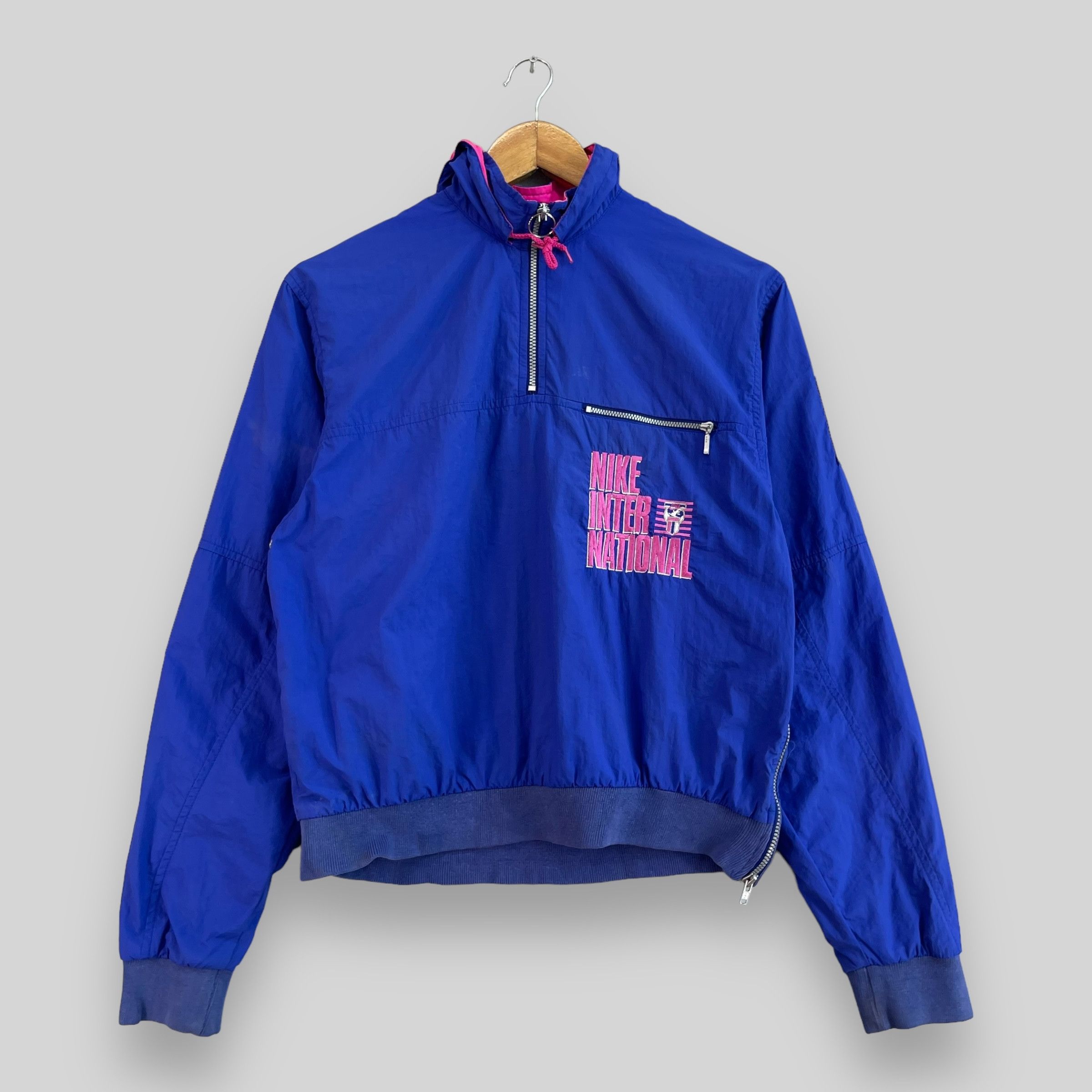 Nike × Vintage Vintage 90's NIKE International Half Zipper Pullover Jacket Size US S / EU 44-46 / 1 - 1 Thumbnail