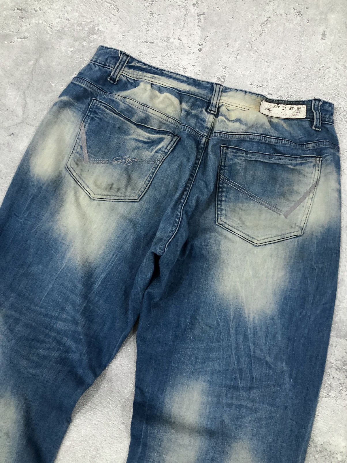 If Six Was Nine × Japanese Brand × Le Grande Bleu (L.G.B.) 2000s Fubu Baggy Faded Dyed Denim Pants Size US 34 / EU 50 - 8 Thumbnail