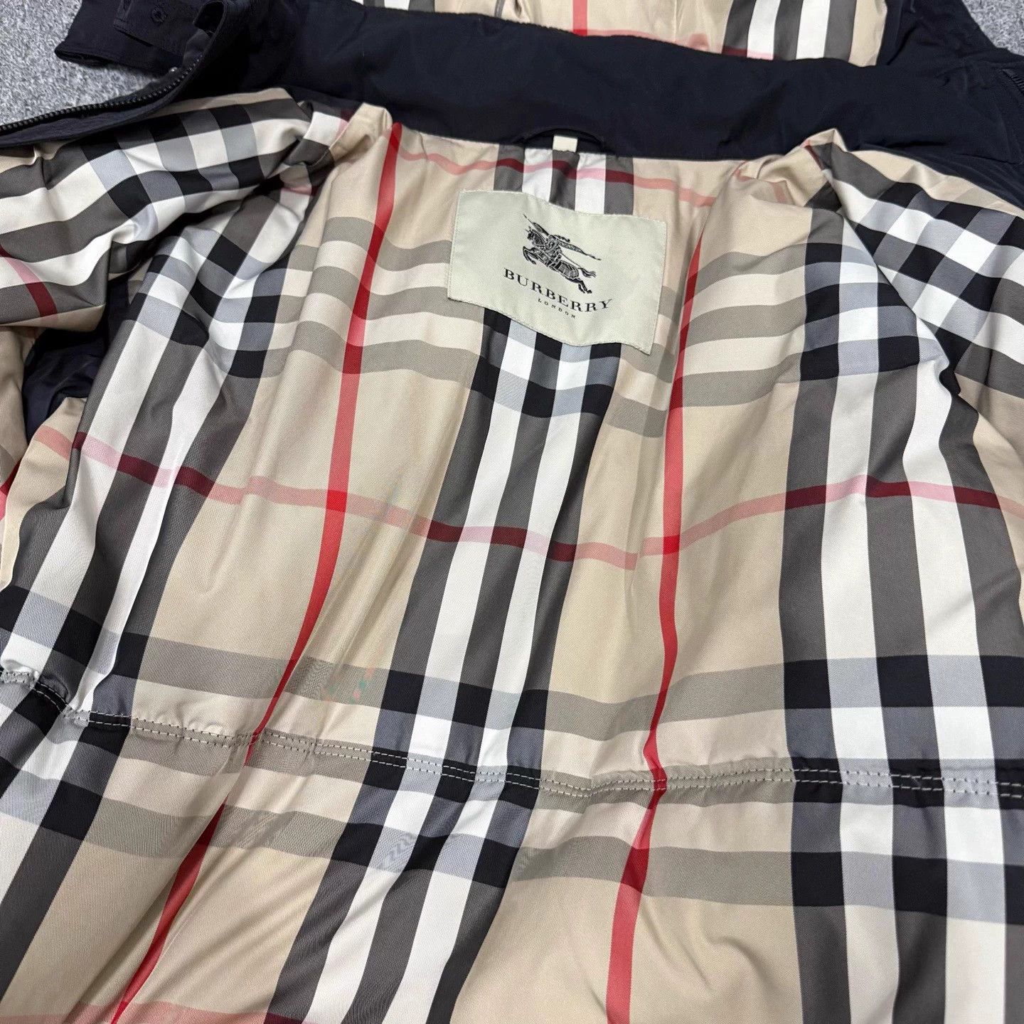 Burberry Burberry Black Down Puffer Jacket XL Size US XL / EU 56 / 4 - 4 Thumbnail