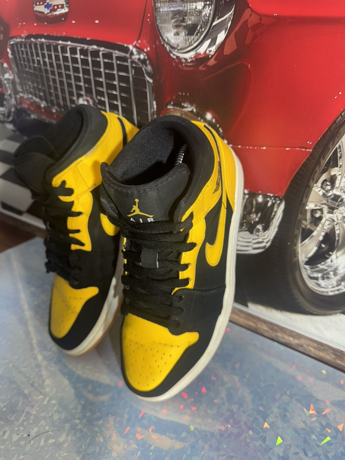 Other ⸻ Air Jordan 1 Retro Mid ‘New Love’ – Sneakers Size US 8 / EU 41 - 9 Thumbnail