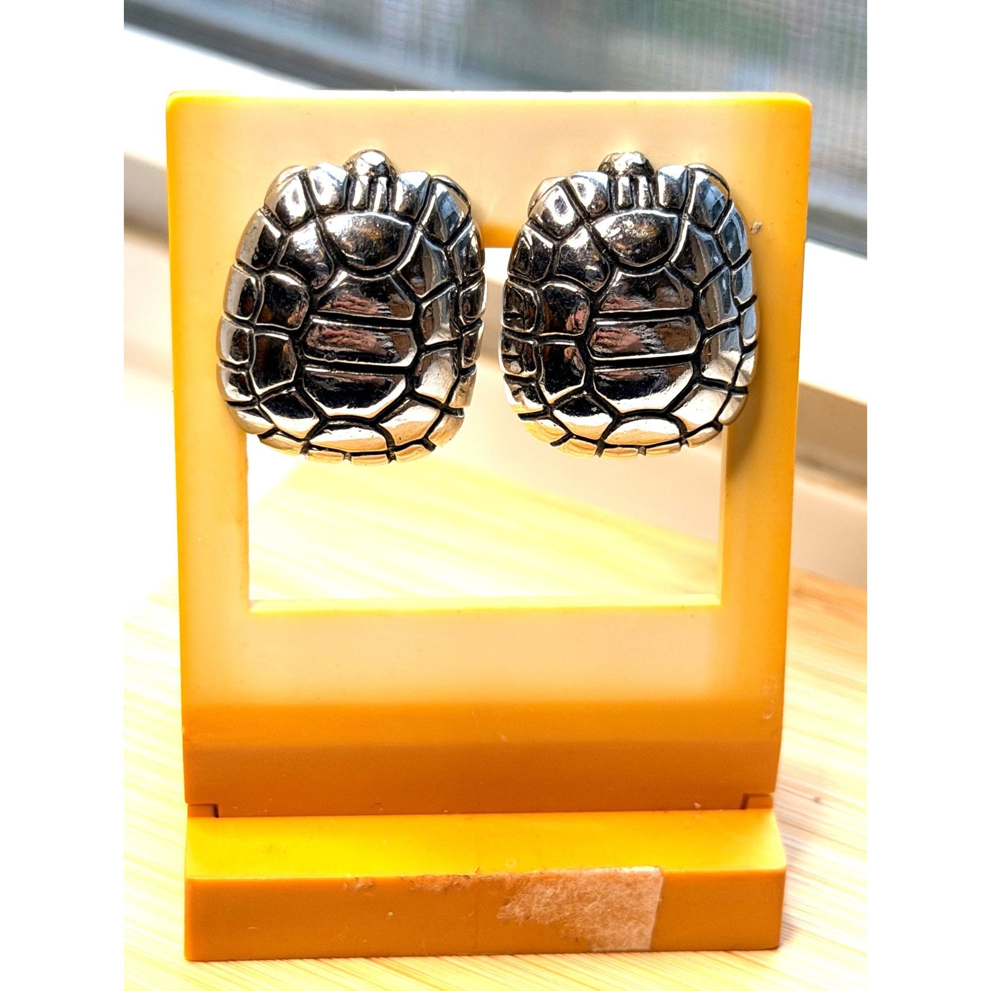 Other Turtle Shell Design Clip-On Earrings In Silver Finish Size ONE SIZE - 1 Thumbnail