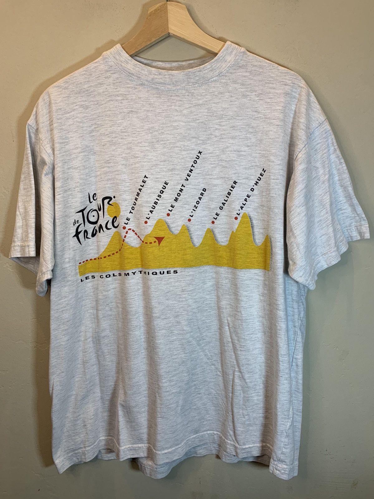 Vintage *RARE* Vintage Le Tour De France Cycling Bike Race Art Shirt Size US L / EU 52-54 / 3 - 1 Thumbnail