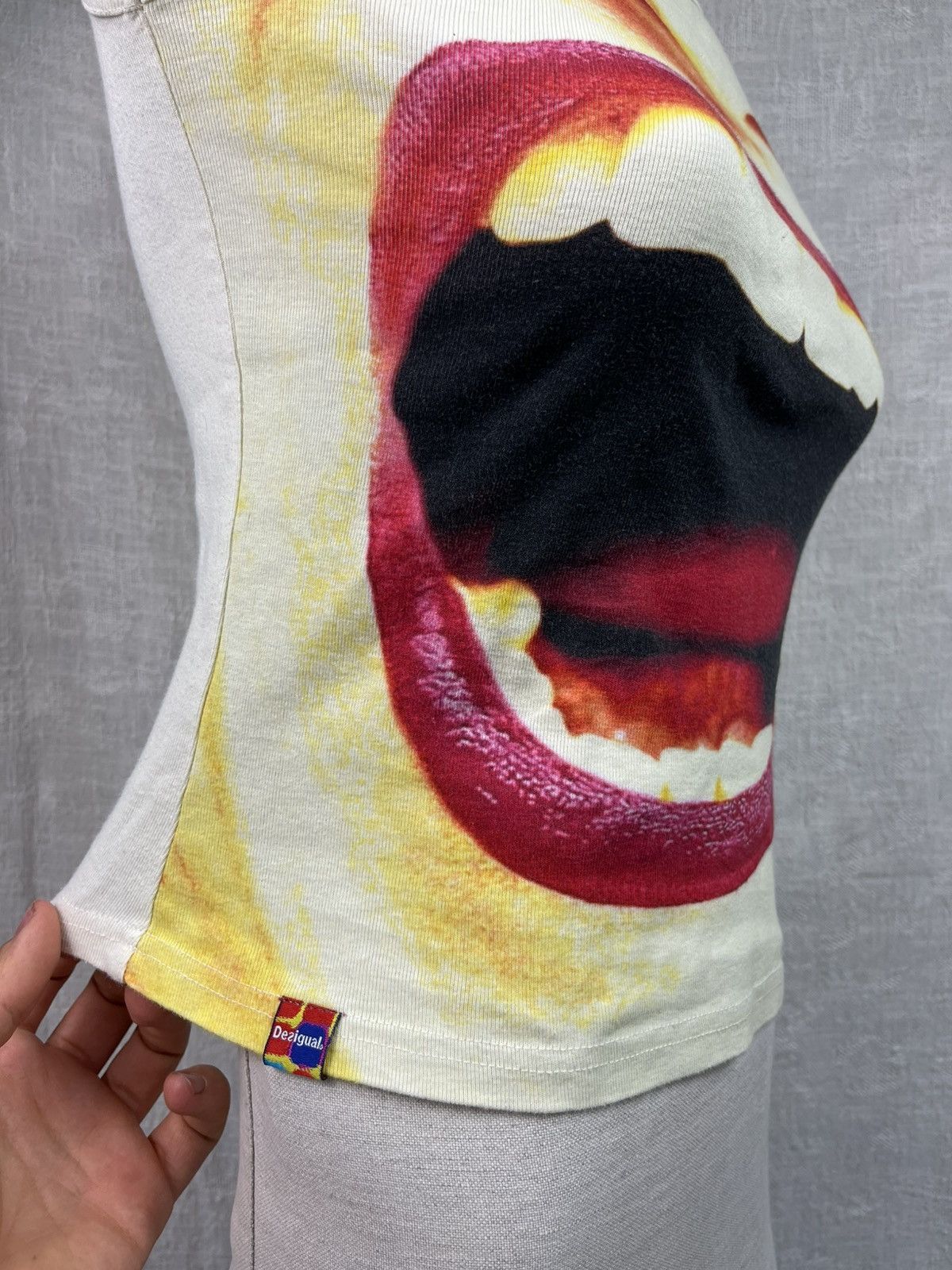 Desigual × Japanese Brand Desigual Iconic Scream Mouth Print top 00’s Archive Size S / US 4 / IT 40 - 2 Thumbnail