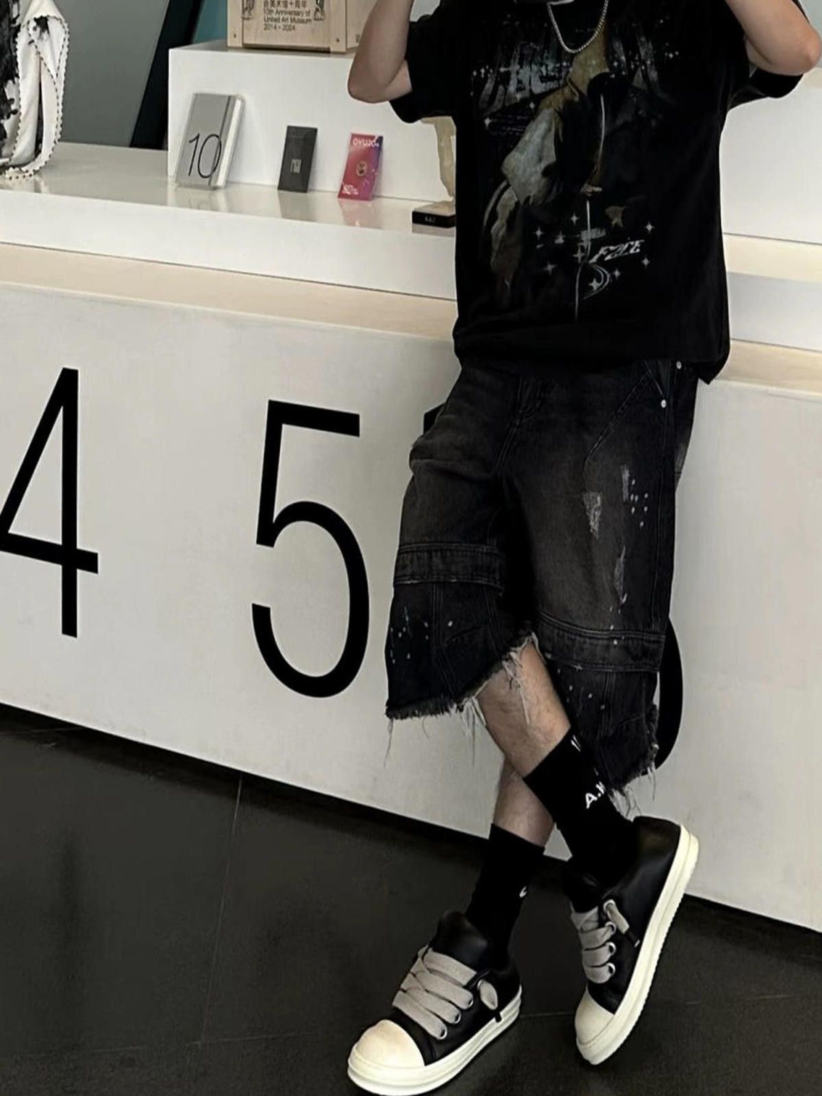 Other Black Distressed Baggy Denim Shorts, Frayed Hem Shorts Size US 34 / EU 50 - 2 Thumbnail