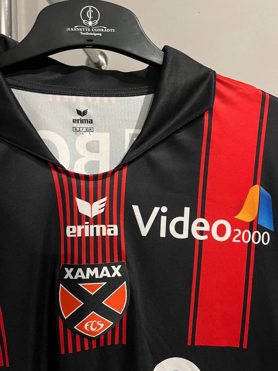 Erima 2016/17 NEUCHATEL XAMAX #17 HOME SOCCER JERSEY FOOTBALLSHIRT Size US L / EU 52-54 / 3 - 5 Thumbnail