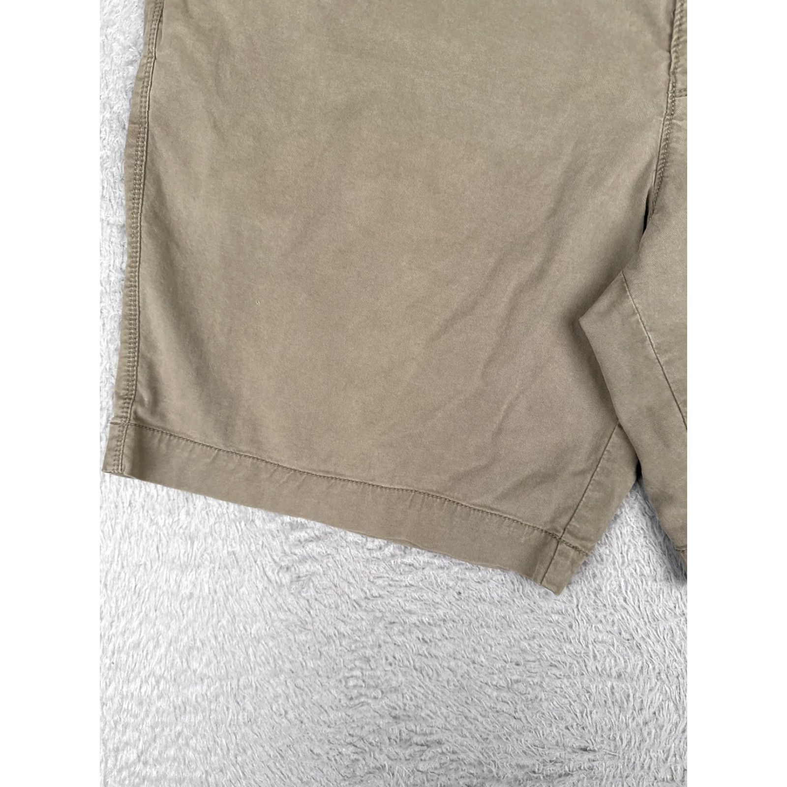 Tommy Bahama Tommy Bahama Shorts Mens 40 Khaki Olive Chino Stretch Flat Front Zip Fly Casual Size US 40 / EU 56 - 3 Thumbnail