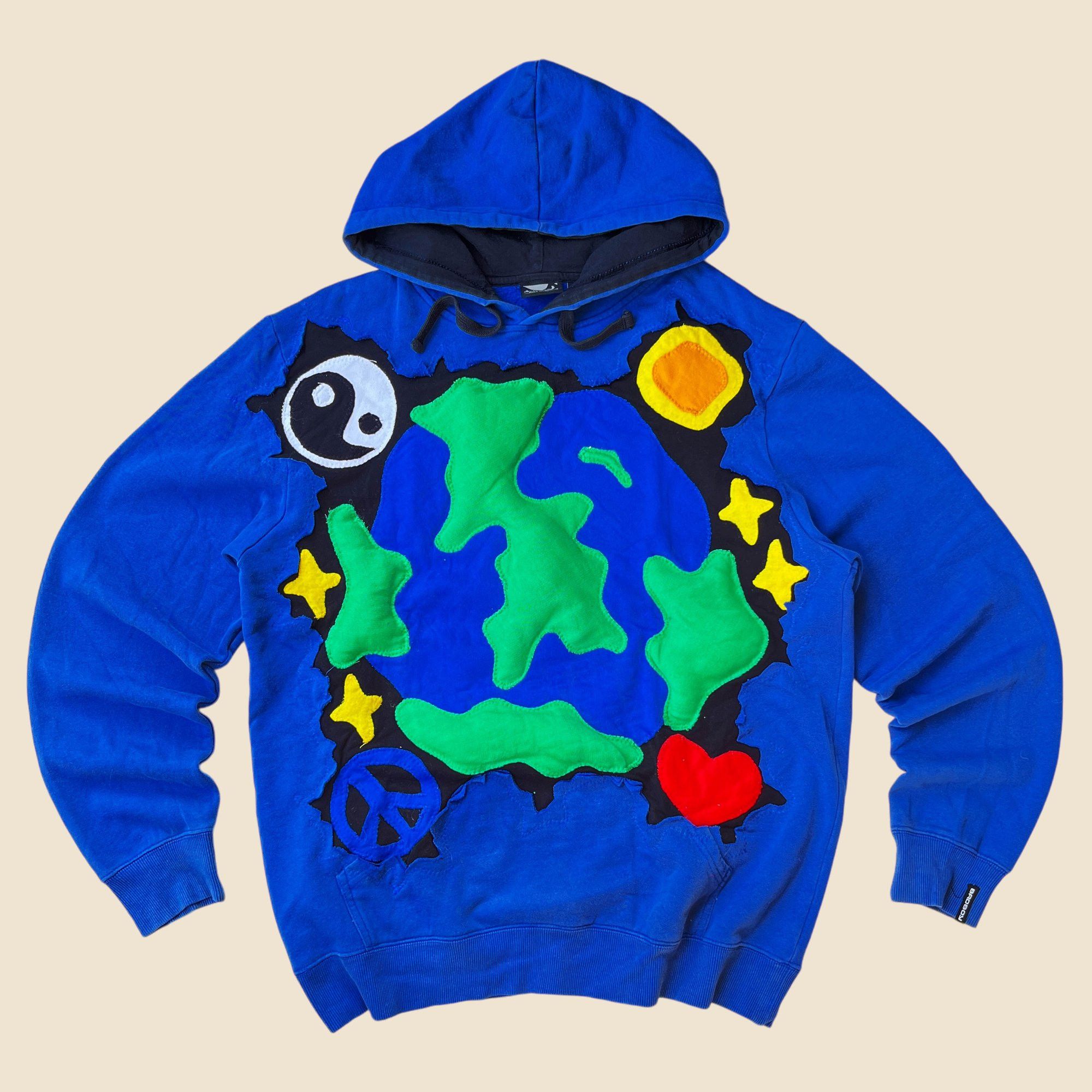 Handmade × Japanese Brand 1 OF 1 REWORKED 3D PUFF EARTH BLUE HOODIE SIZE L Size US L / EU 52-54 / 3 - 1 Thumbnail