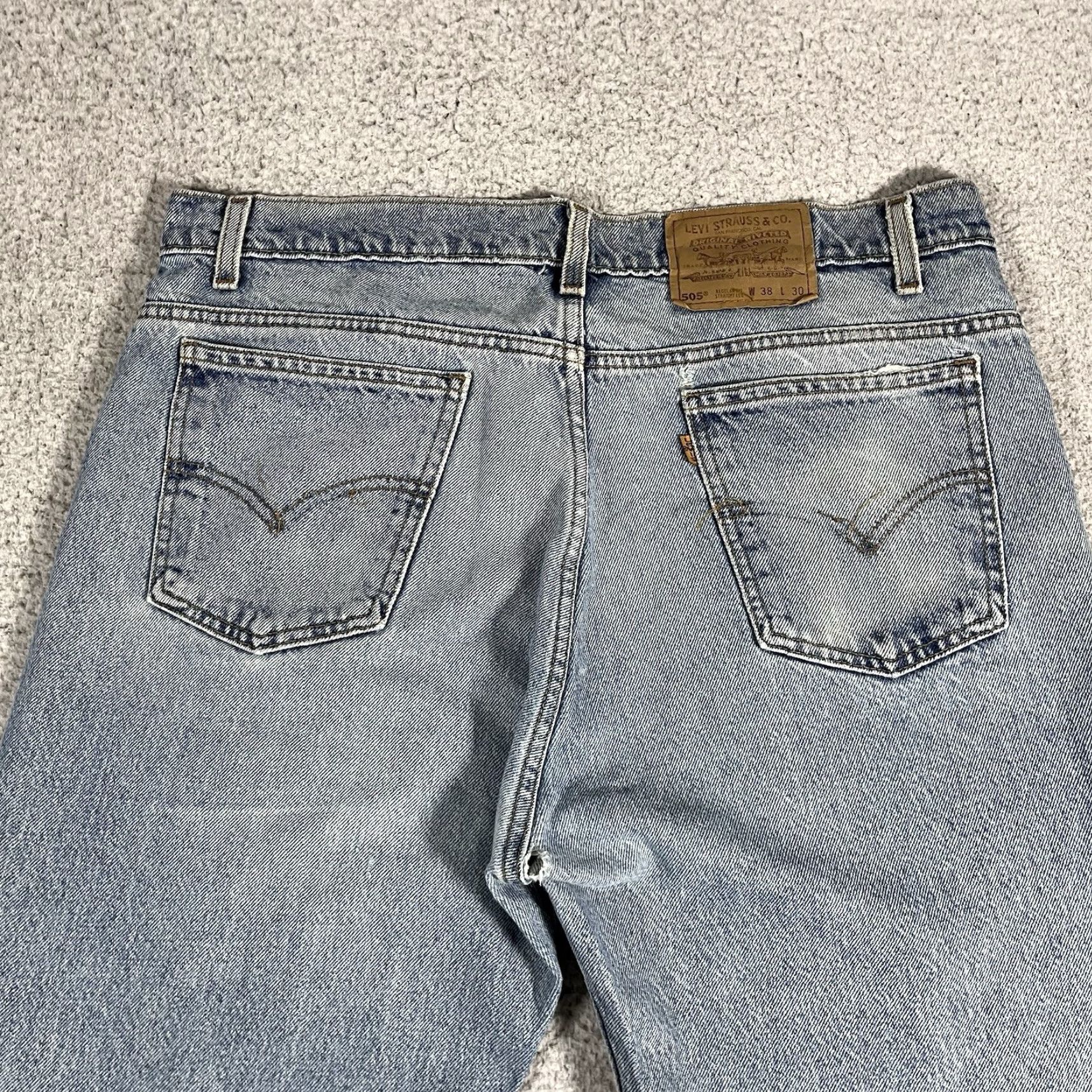 Levi's Levi's 505 Jeans Men 38x30 Blue Light Wash Regular Straight 90s VTG Vintage Denim Cotton Belt Pockets Jeans Model Levi's 505 90s Theme Mens Size US 38 / EU 54 - 4 Thumbnail