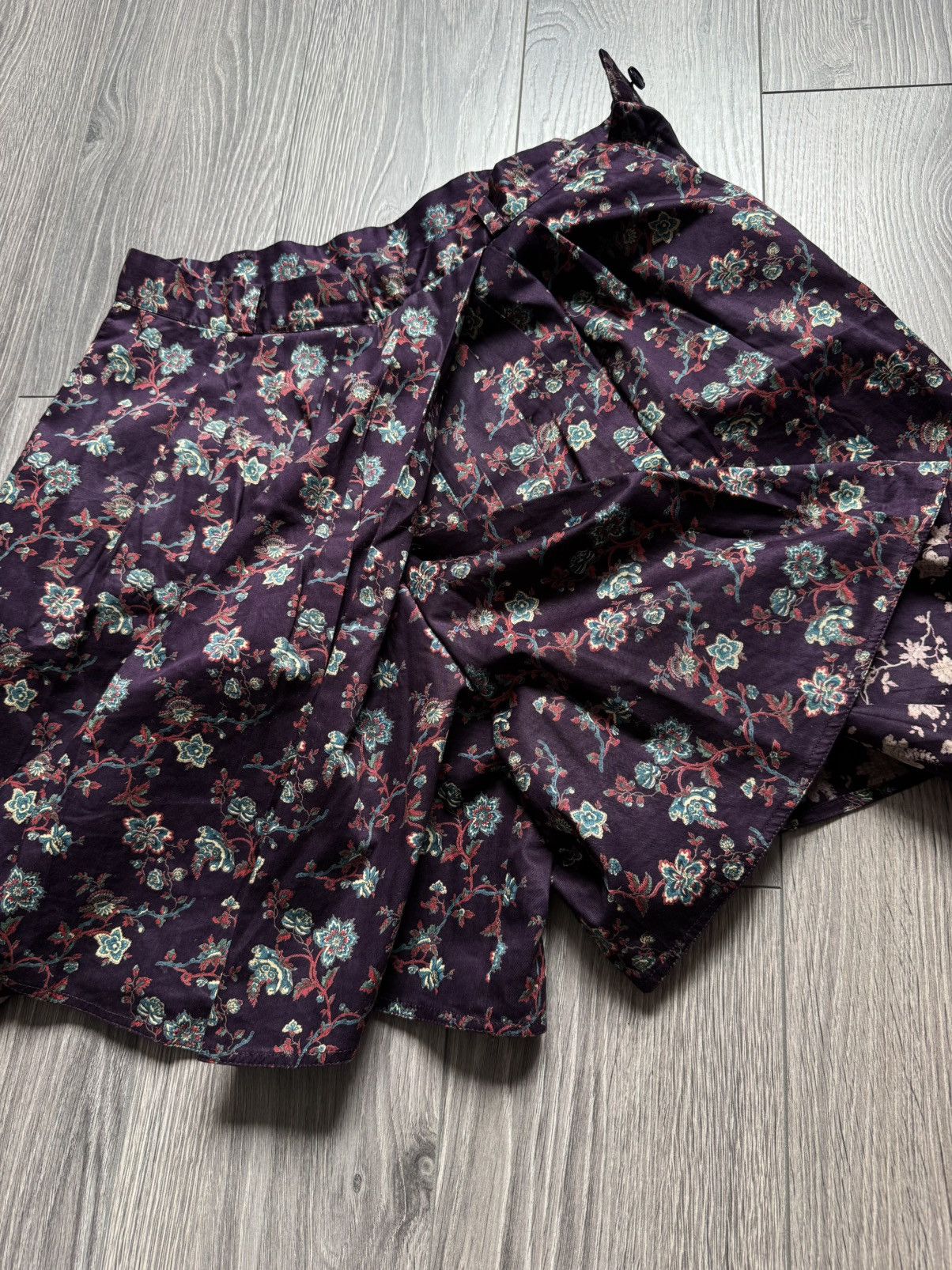Versace Gianni Versace Vintage Floral Pleated Shorts Woman’s Size 25" / US 0 / IT 36 - 6 Thumbnail