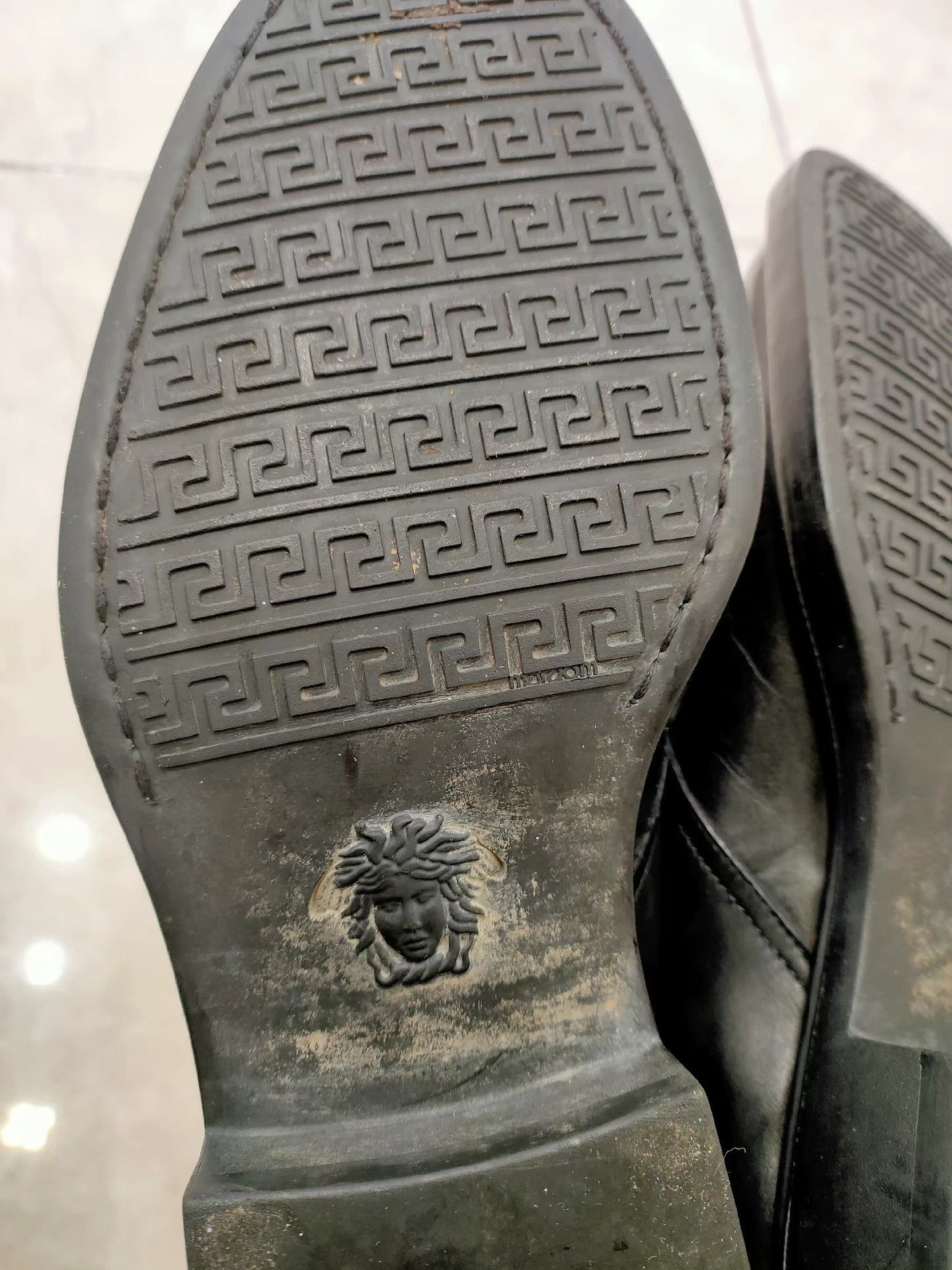 Versace Versace Men's Black Top Layer Cowhide Leather Shoes K29 Size US 6 / EU 39 - 9 Thumbnail
