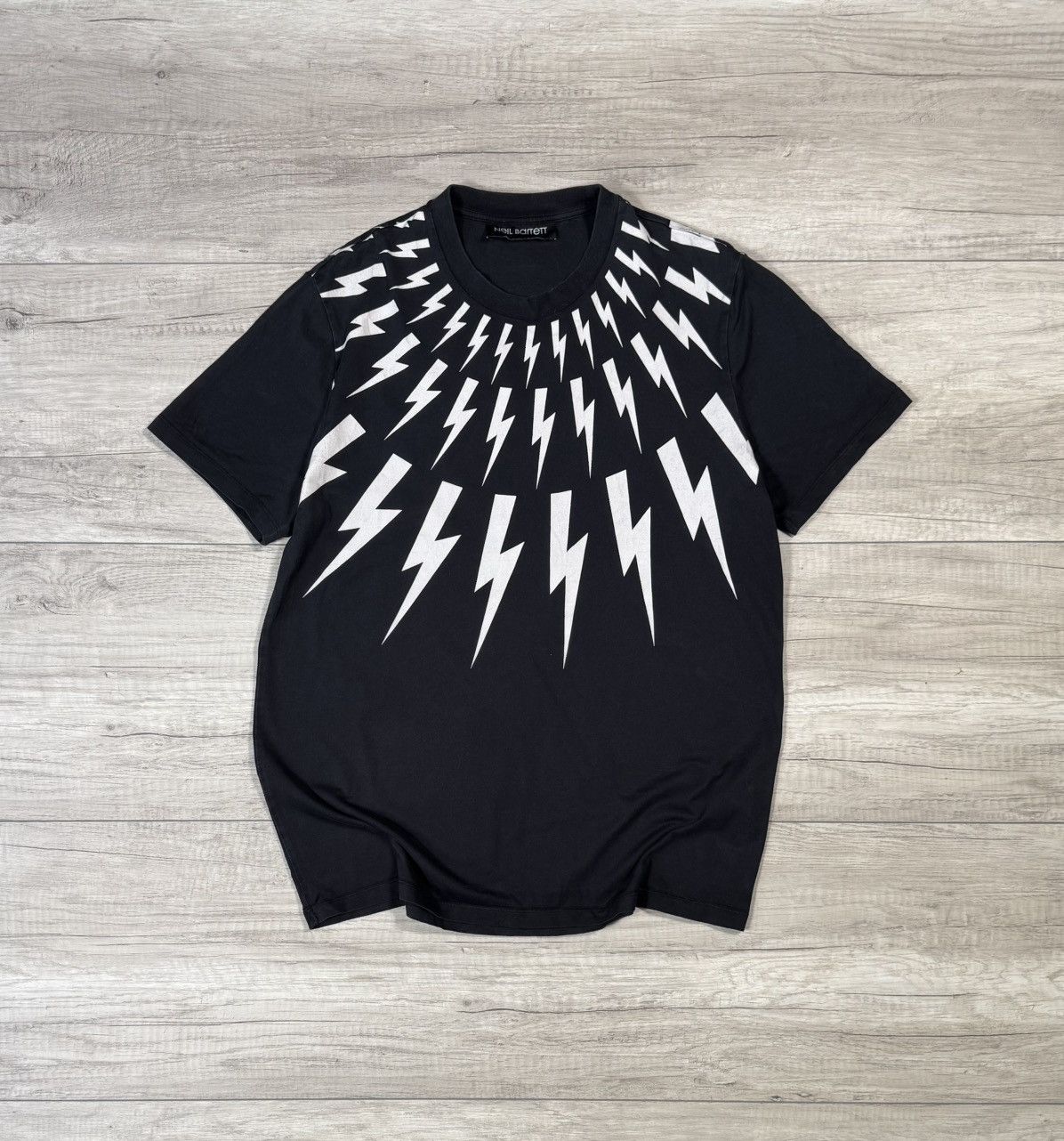 Neil Barrett Neil Barrett Thunderbolt Faded T-Shirt Size US L / EU 52-54 / 3 - 1 Thumbnail