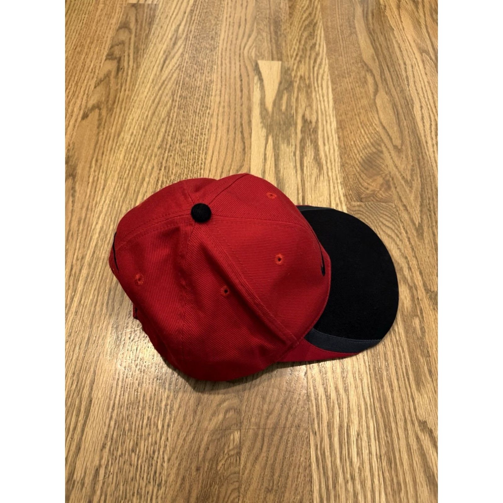 Nike VINTAGE Nike Hat Mens One Size Red Golf Cap Strapback Adjustable Fits All Swoosh 90s Vtg Size ONE SIZE - 3 Thumbnail