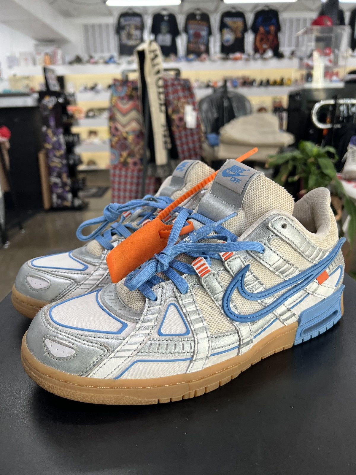 Off-White unc retailer rubber dunk Size 9 Lightly Worn