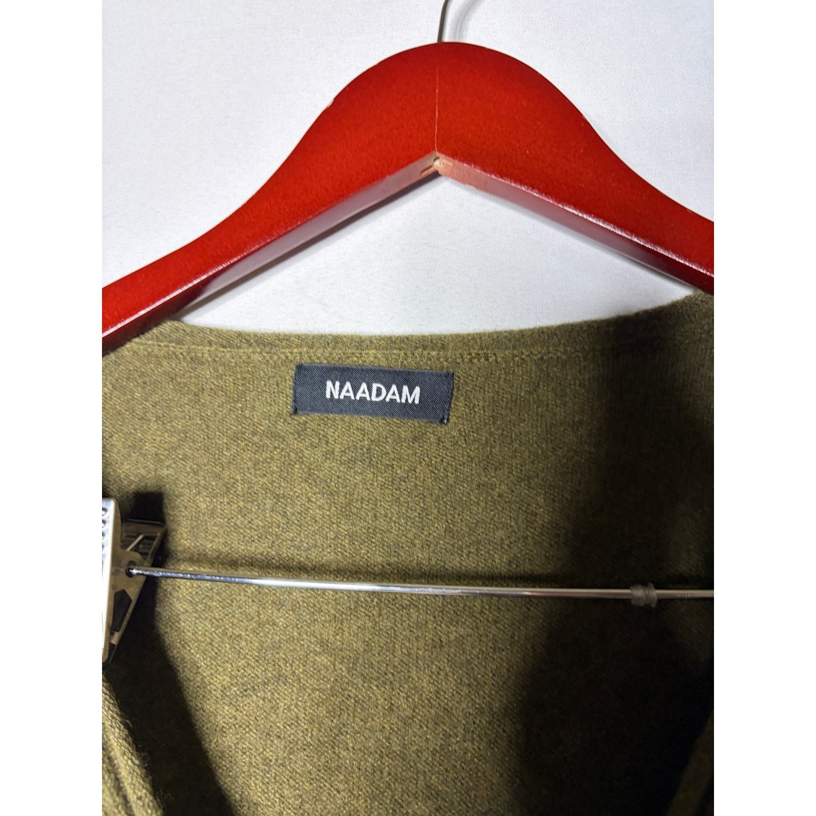 NAADAM Naadam olive green 100% cashmere V neck sweater sz S Size S / US 4 / IT 40 - 2 Thumbnail