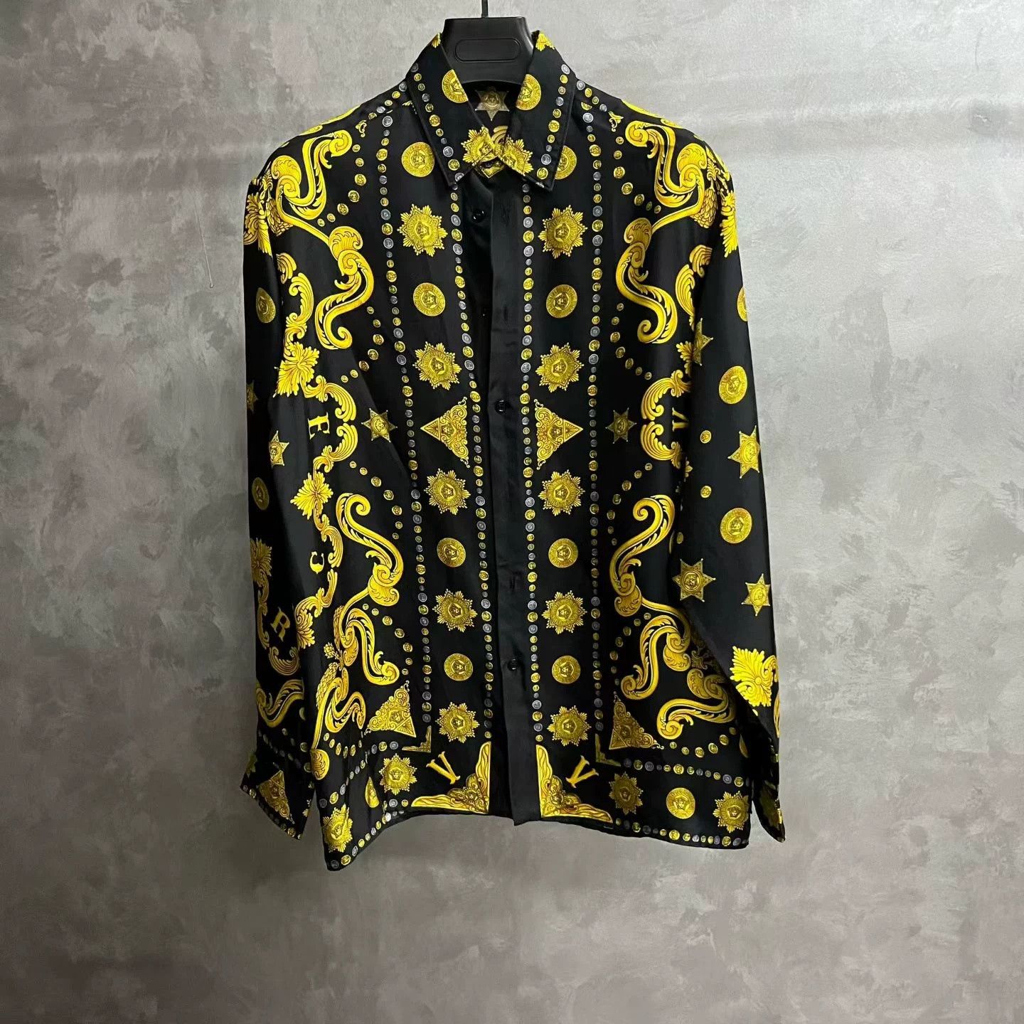 Versace Versace Black Pattern Print Lapel Shirt Size US XXS / EU 40 - 1 Thumbnail