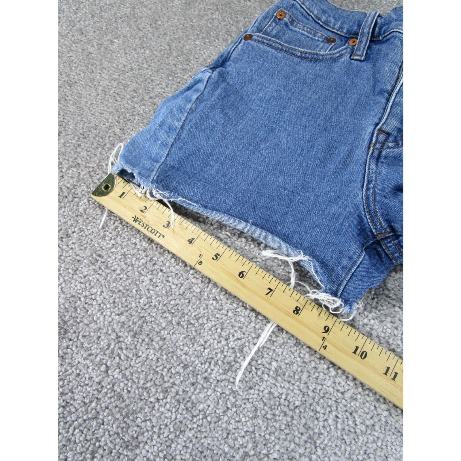 Madewell Madewell Shorts Womens 23 Medium Wash Denim Cut Offs Size 40" / US 18 - 4 Thumbnail