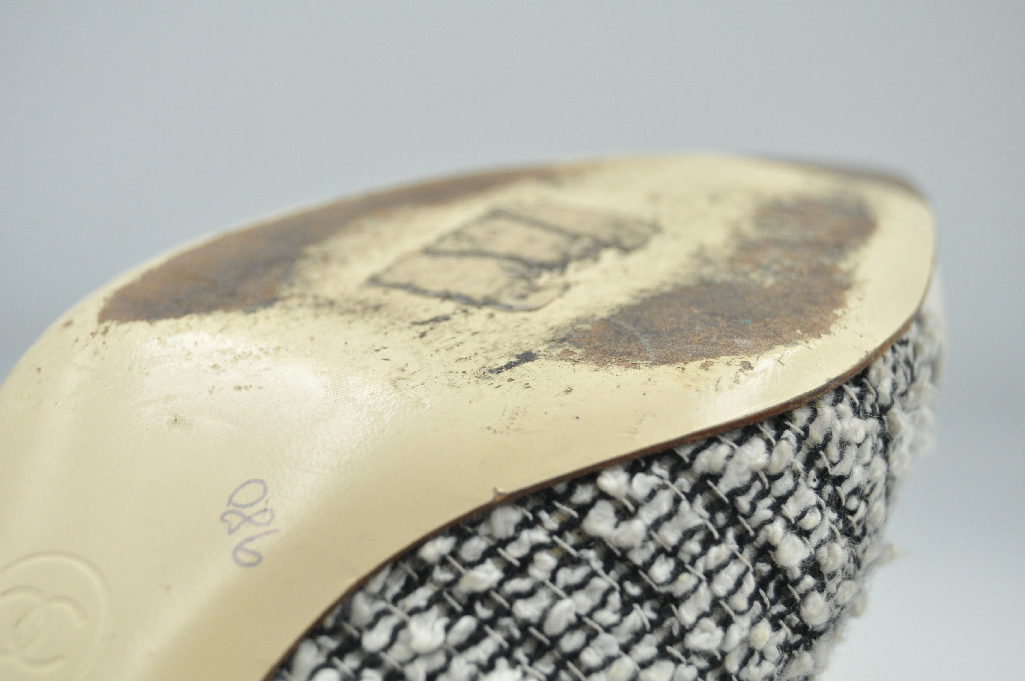 Chanel Chanel - Toe Cap Tweed Pumps Size US 5.5 / IT 35.5 - 14 Thumbnail
