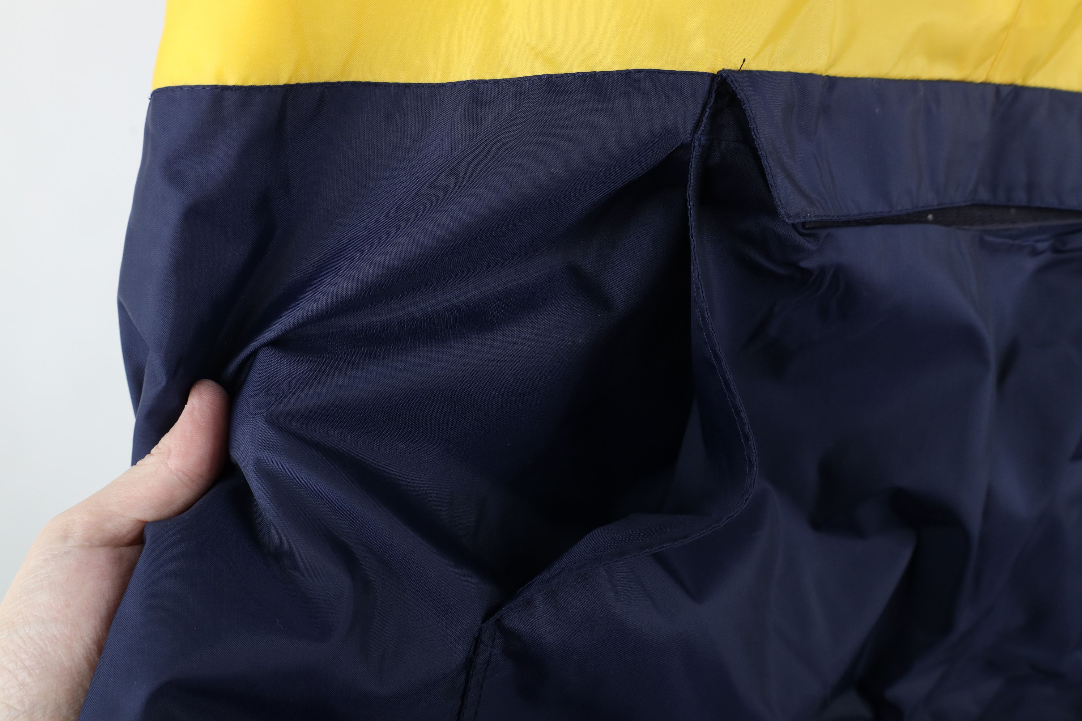 Vintage Vintage 90s University of Toledo Lined Hooded Anorak Jacket Size US XXL / EU 58 / 5 - 6 Thumbnail
