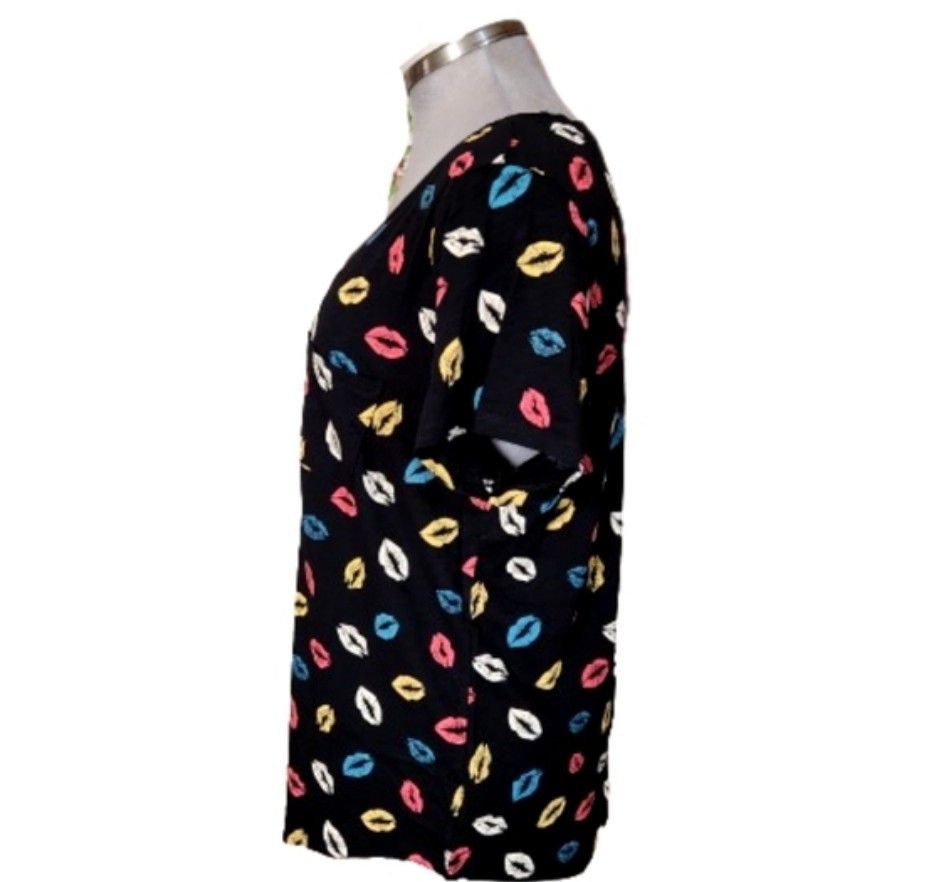 Torrid TORRID ☆ MUTI-COLOR KISSES ☆ CLASSIC SLUB TEE ☆ 3x ☆ NWOT Size 3XL / US 20-22 - 3 Thumbnail