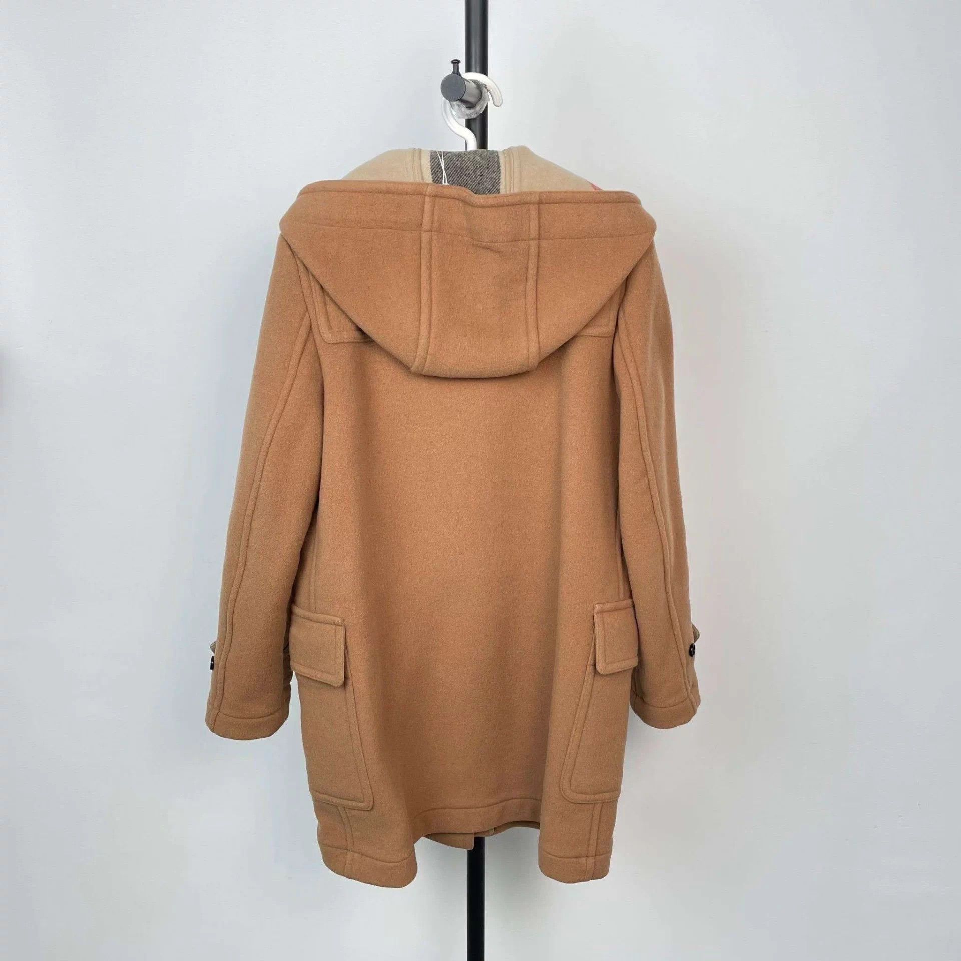 Burberry Burberry Women's Wool Horn Button Coat Size 8 Size M / US 6-8 / IT 42-44 - 2 Thumbnail