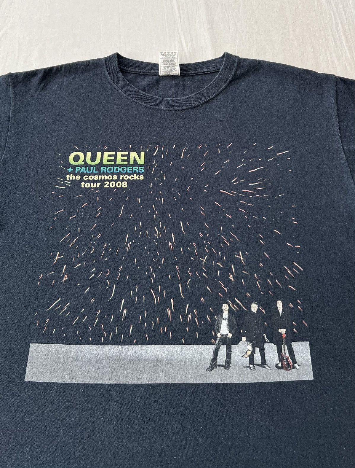 Band Tees Vintage 2008 Queen Paul Rodgers The Cosmos Rocks Tour Tshirt Size US L / EU 52-54 / 3 - 5 Thumbnail