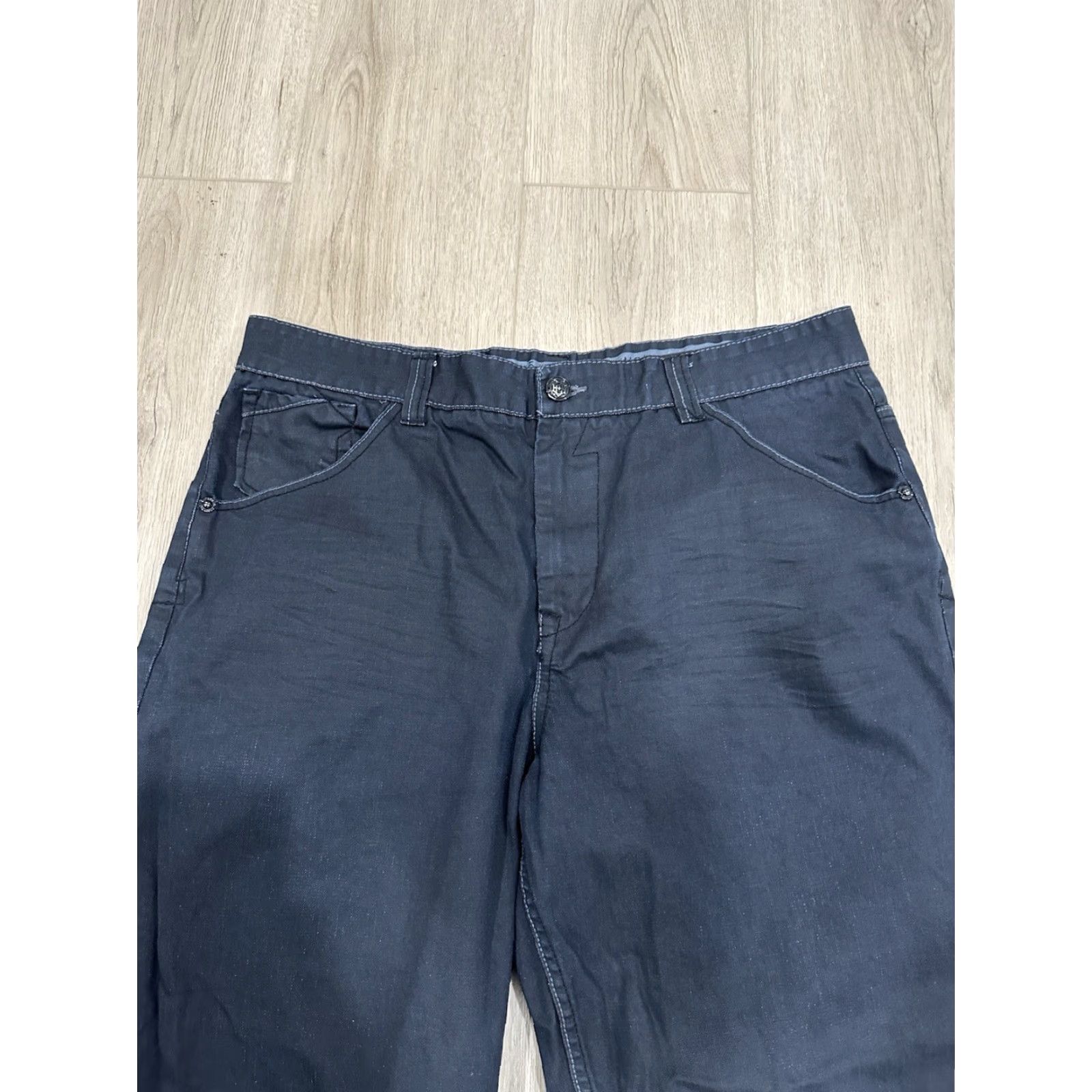 Ecko Unltd. Ecko Unltd. Jeans Men 38x32 Black Coated Relaxed Straight Leg Denim Waxed 5-Pocket Regular Rise Mid Inseam 32 Tightness: N/A Size US 38 / EU 54 - 4 Thumbnail