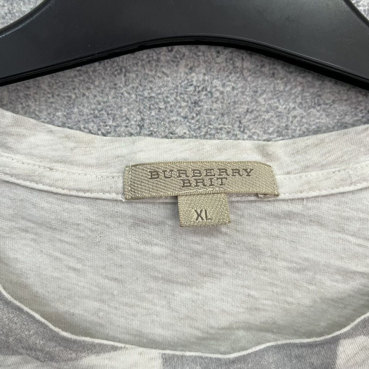 Burberry Burberry T-shirt Size US XL / EU 56 / 4 - 15 Thumbnail