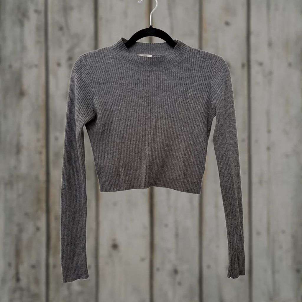 Vintage John Gault Gray Wool Mock Neck Ribbed Cropped Long Sleeve XS/S Regular Women Pullover Size S / US 4 / IT 40 - 1 Thumbnail