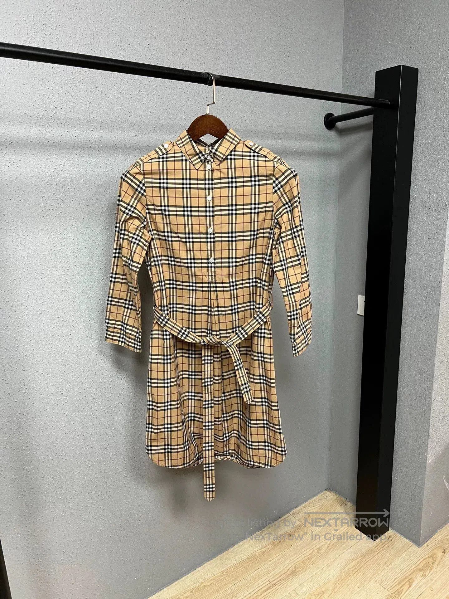 Burberry Burberry Plaid Shirt Dress Size UK6. Size XS / US 0-2 / IT 36-38 - 1 Thumbnail