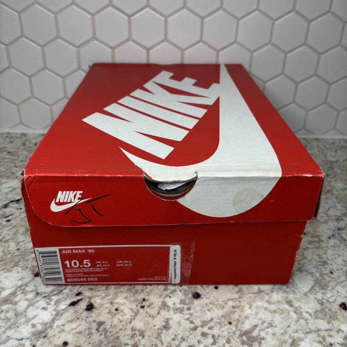 Nike Size 10.5 - Nike Air Max 95 Volt Black 2014 Clean With Box Size US 10.5 / EU 43-44 - 14 Thumbnail